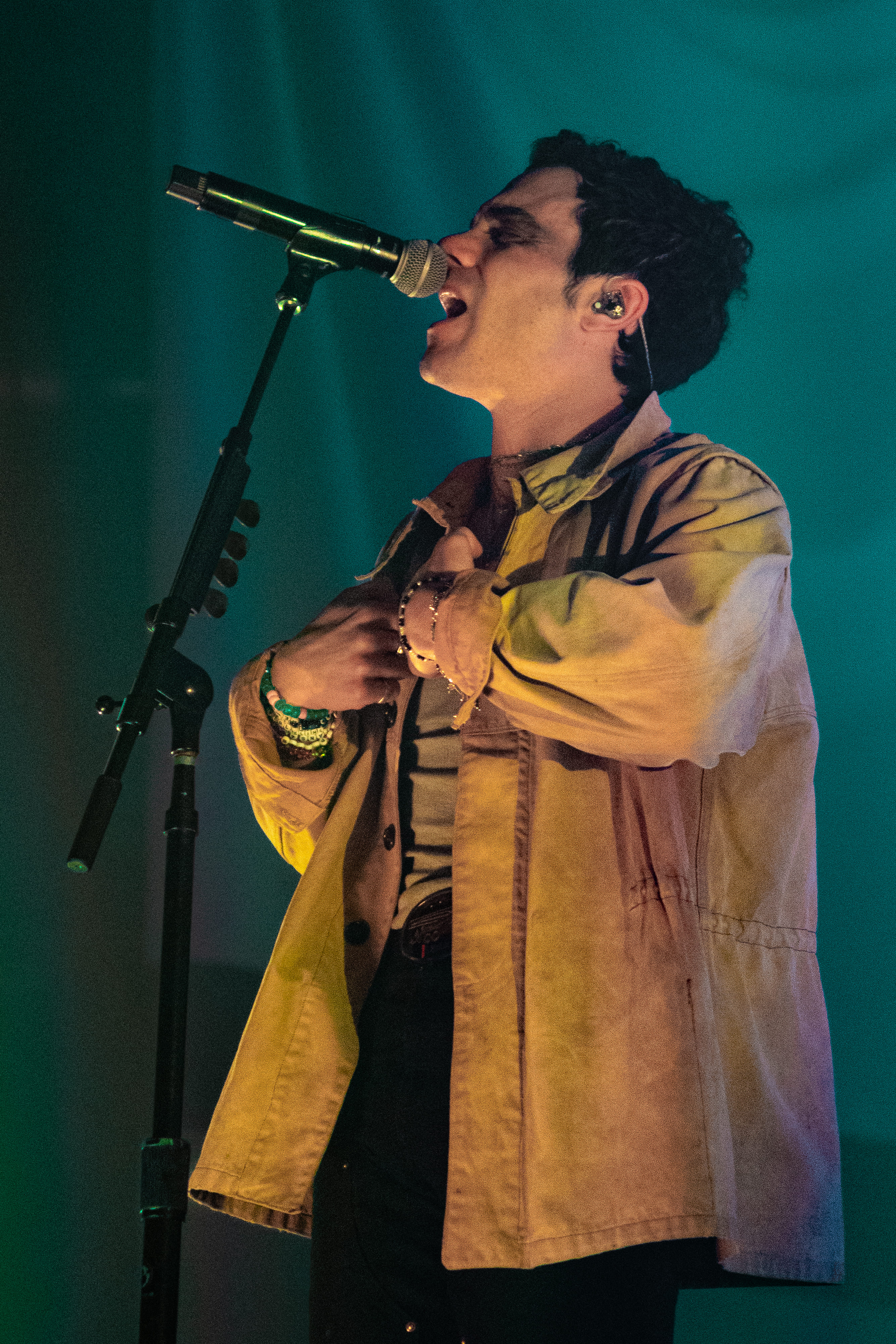 Del Water Gap performing at his concert in New Haven, CT on 3/4/2026