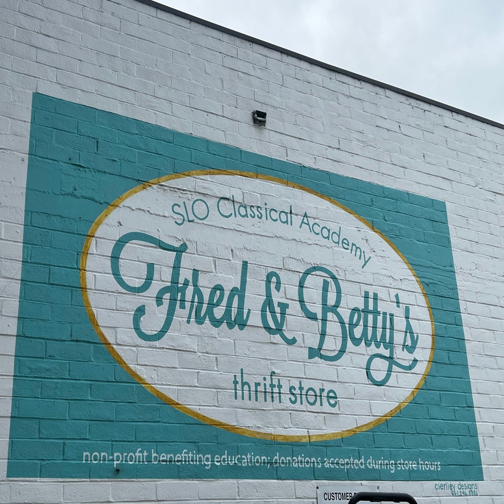 The front of Fred and Betty\'s Thrift Store