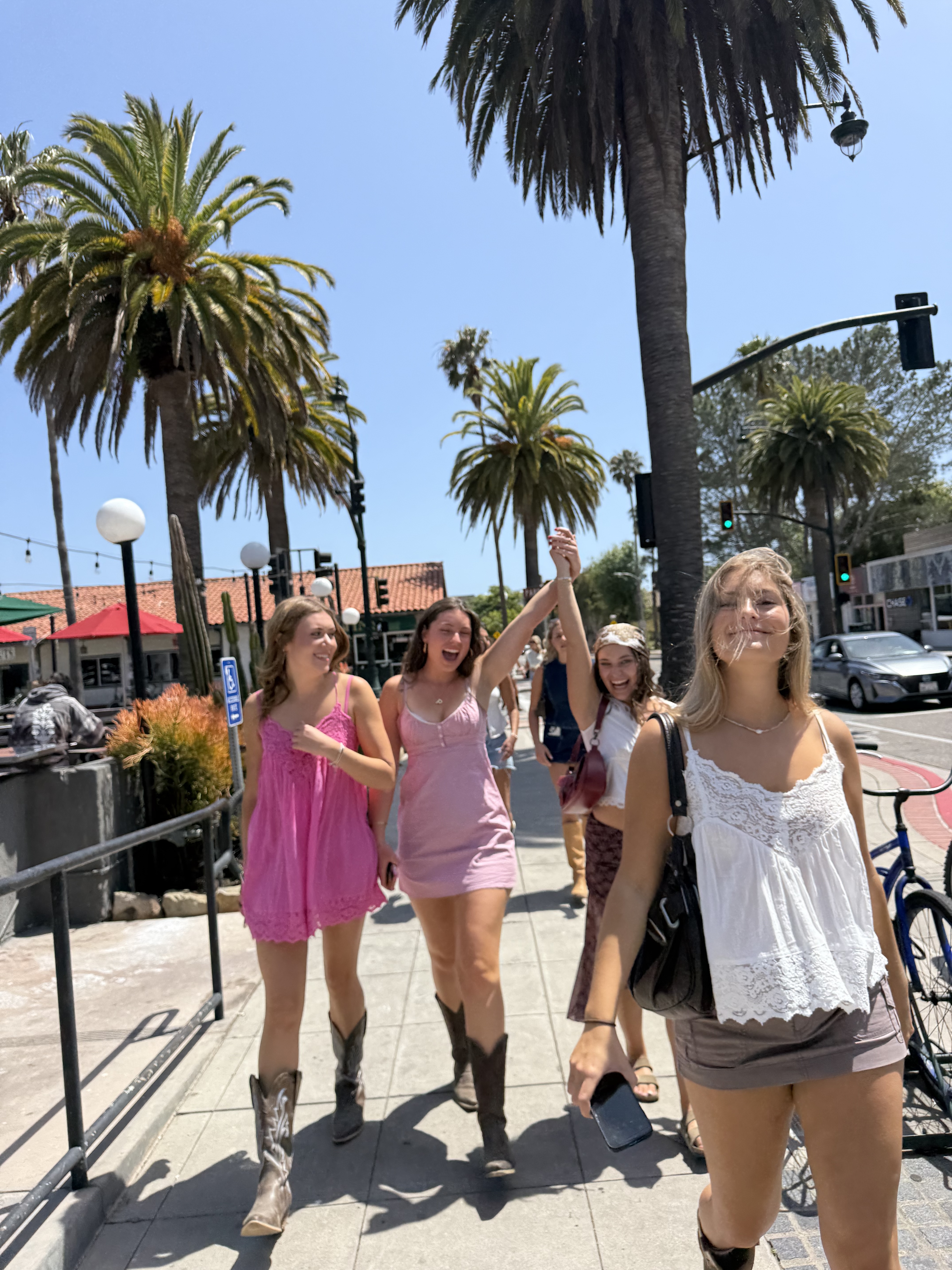 girls walking to concert