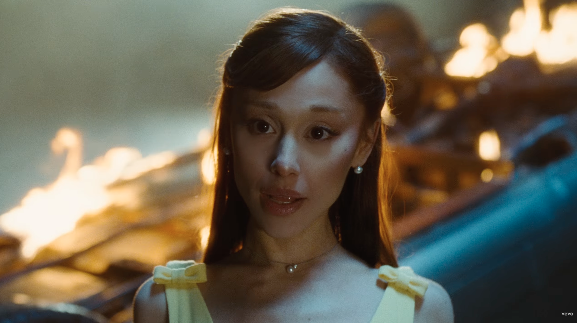 ariana grande like i do