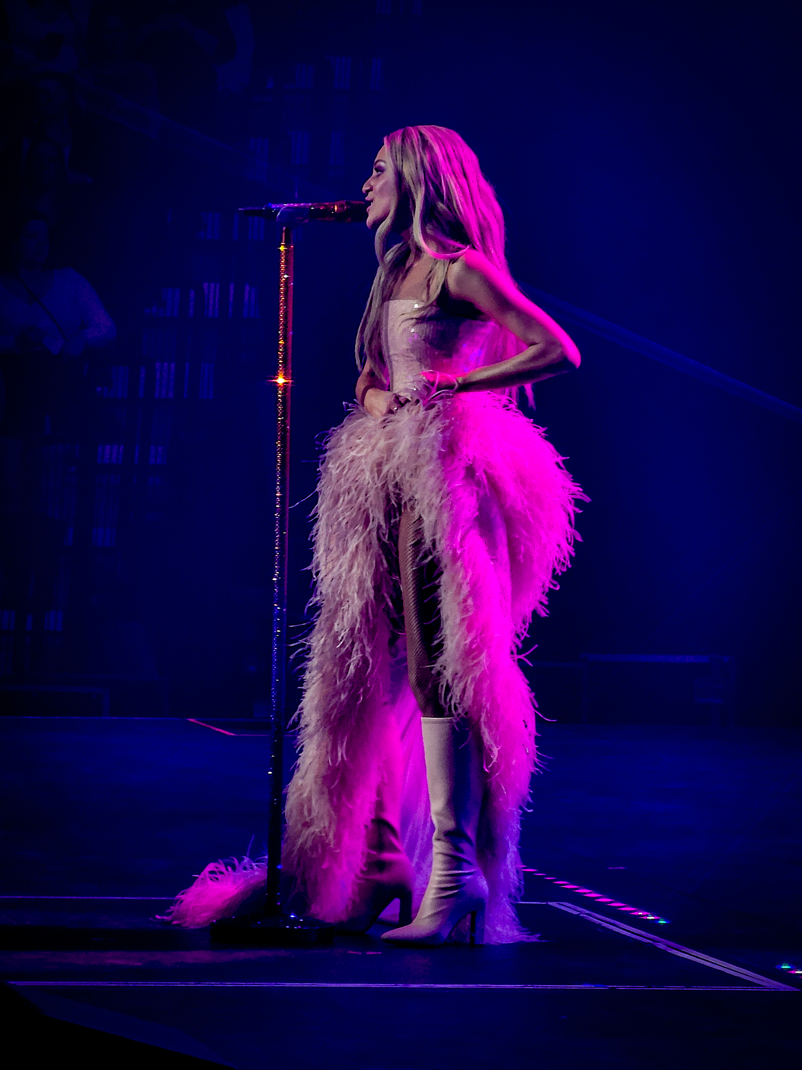 Kelsea Ballerini performing at Mohegan Sun Arena in Uncasville, CT on 2/14/25 during Kelsea Ballerini LIVE ON TOUR
