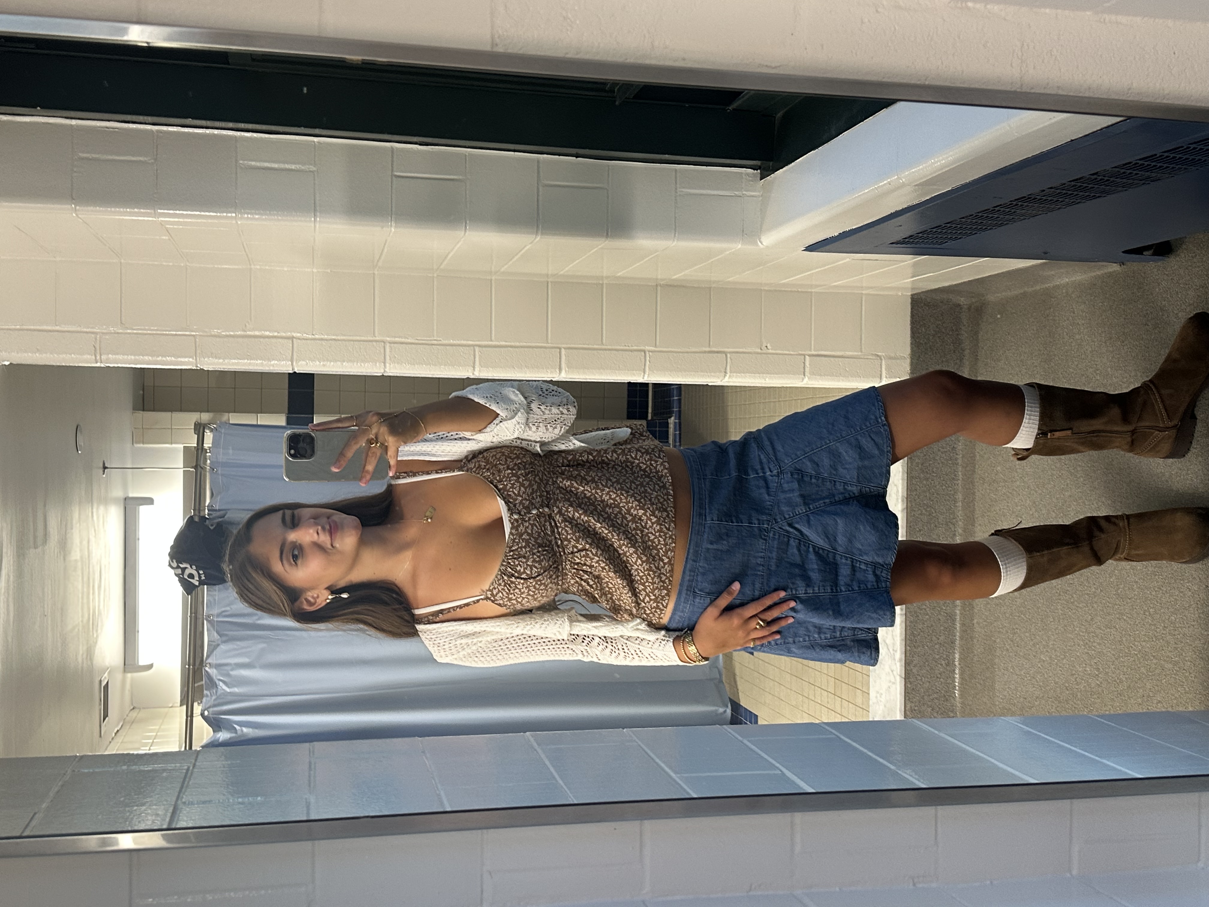 A pictue of myself in a outfit I thrifted