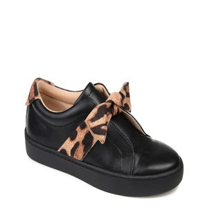 journee bow sneaker