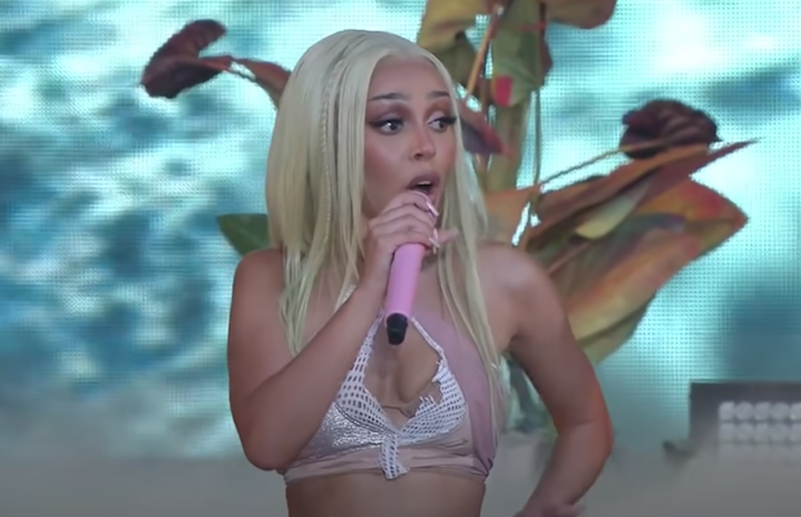 doja cat performing at ACL music festival in 2021