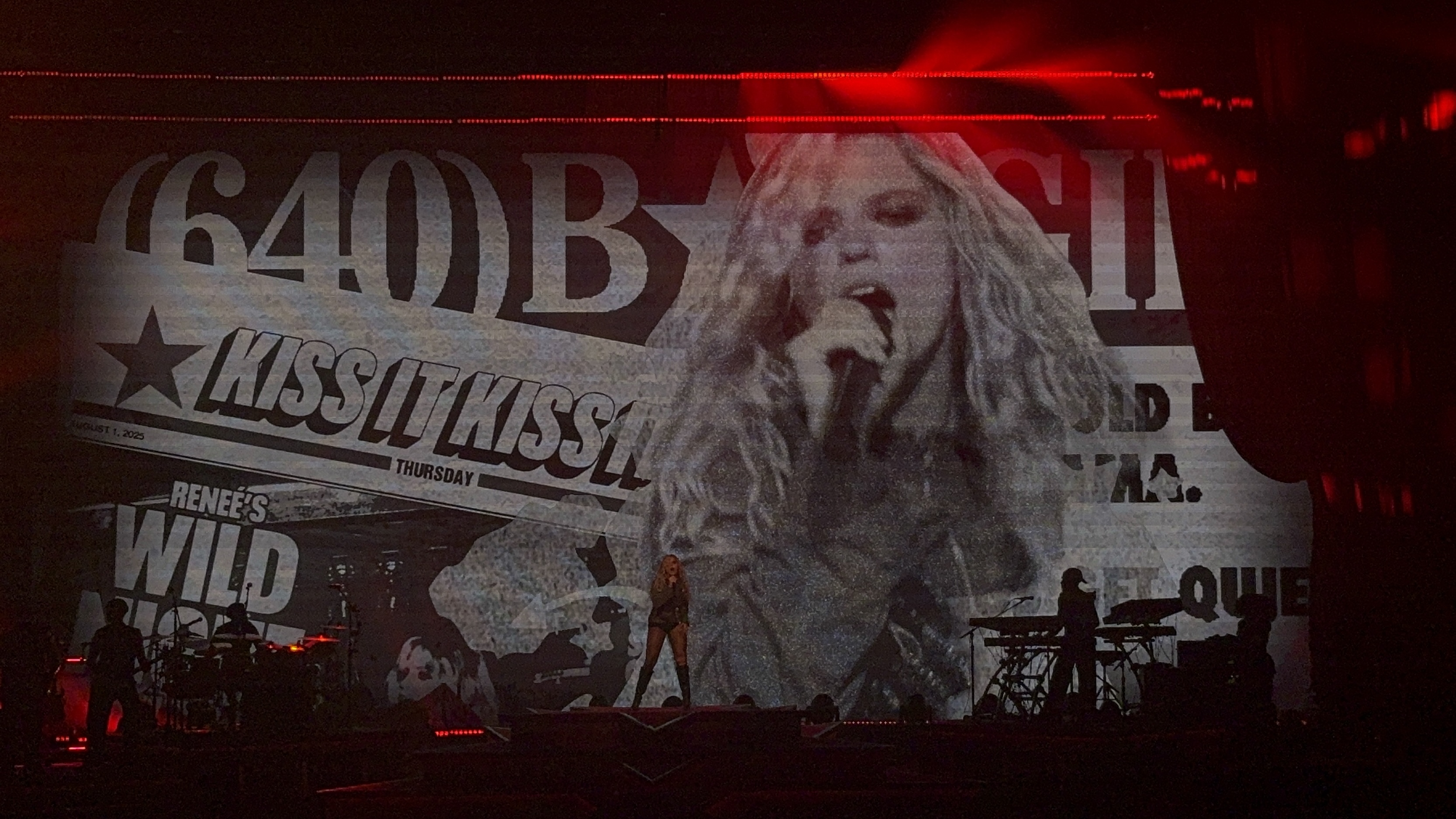 Artist Renee Rapp performing