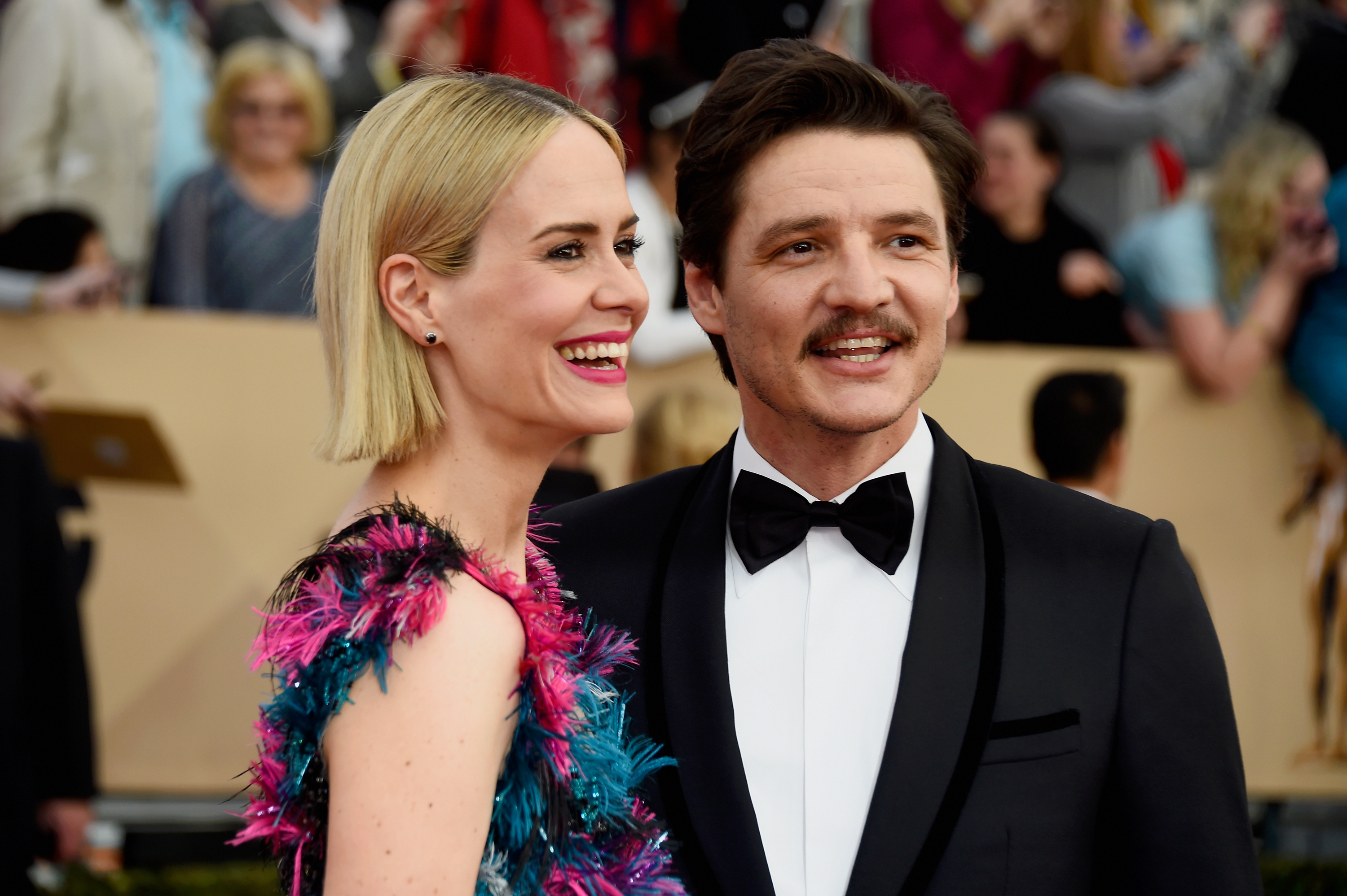 sarah paulson and pedro pascal