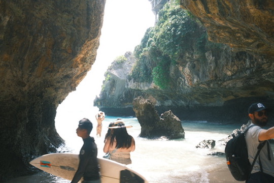 34626c7bc53e4086bd90a08848fe6322 4 5005 cjpegjpg by Rowen Park?width=698&height=466&fit=crop&auto=webp&dpr=4