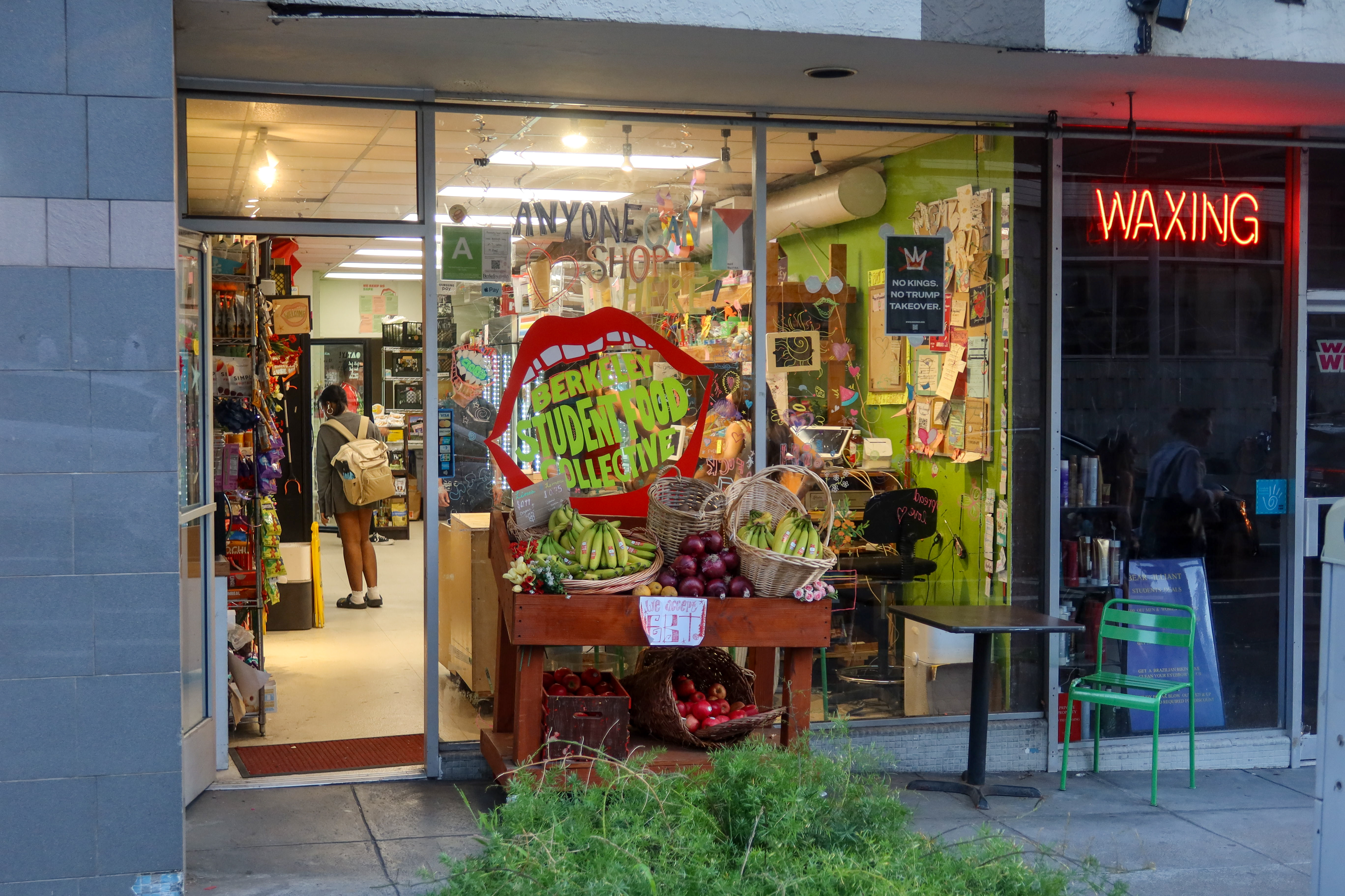 Berkeley food collective outside