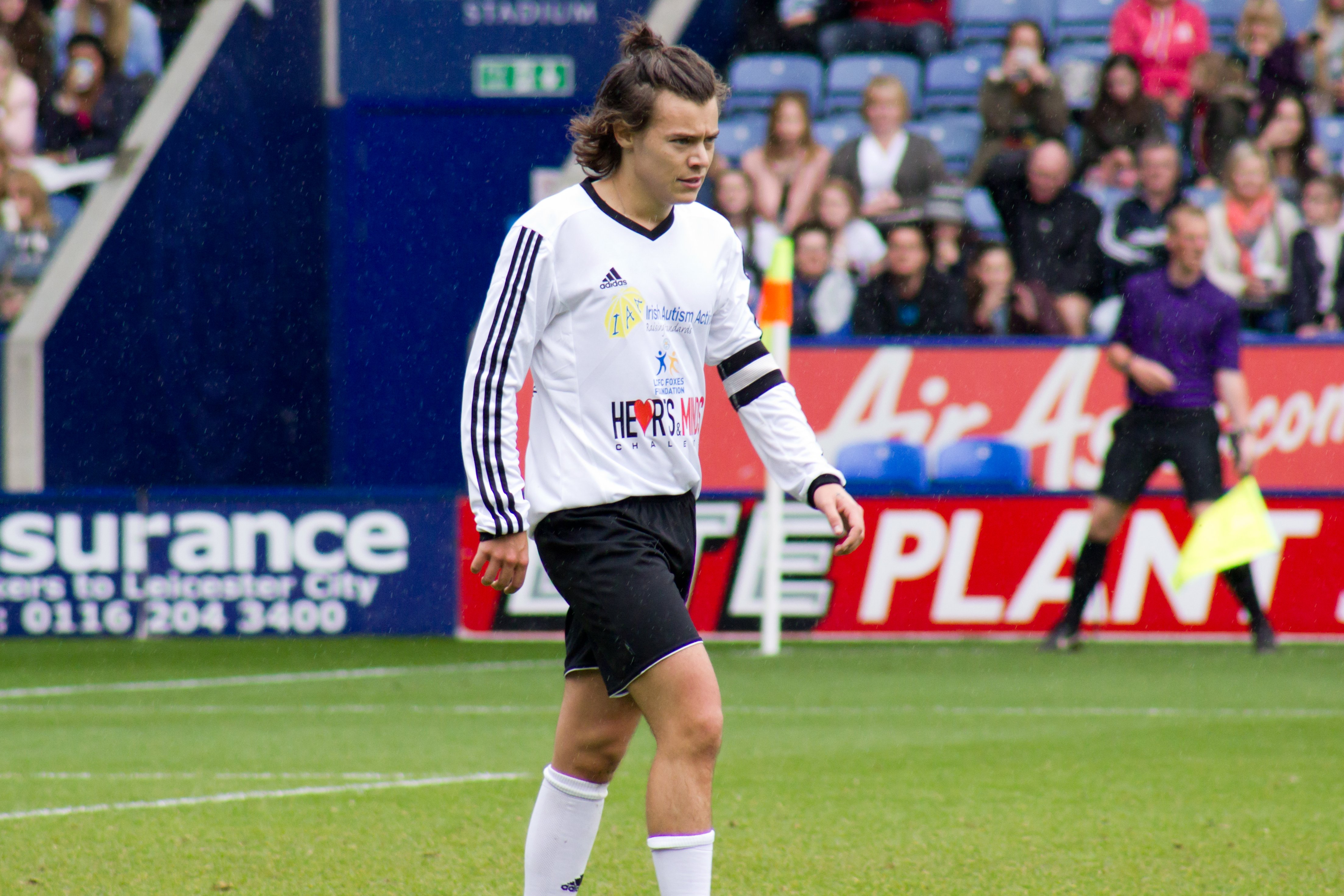 harry styles soccer by vagueonthehow flickr?width=698&height=466&fit=crop&auto=webp&dpr=4