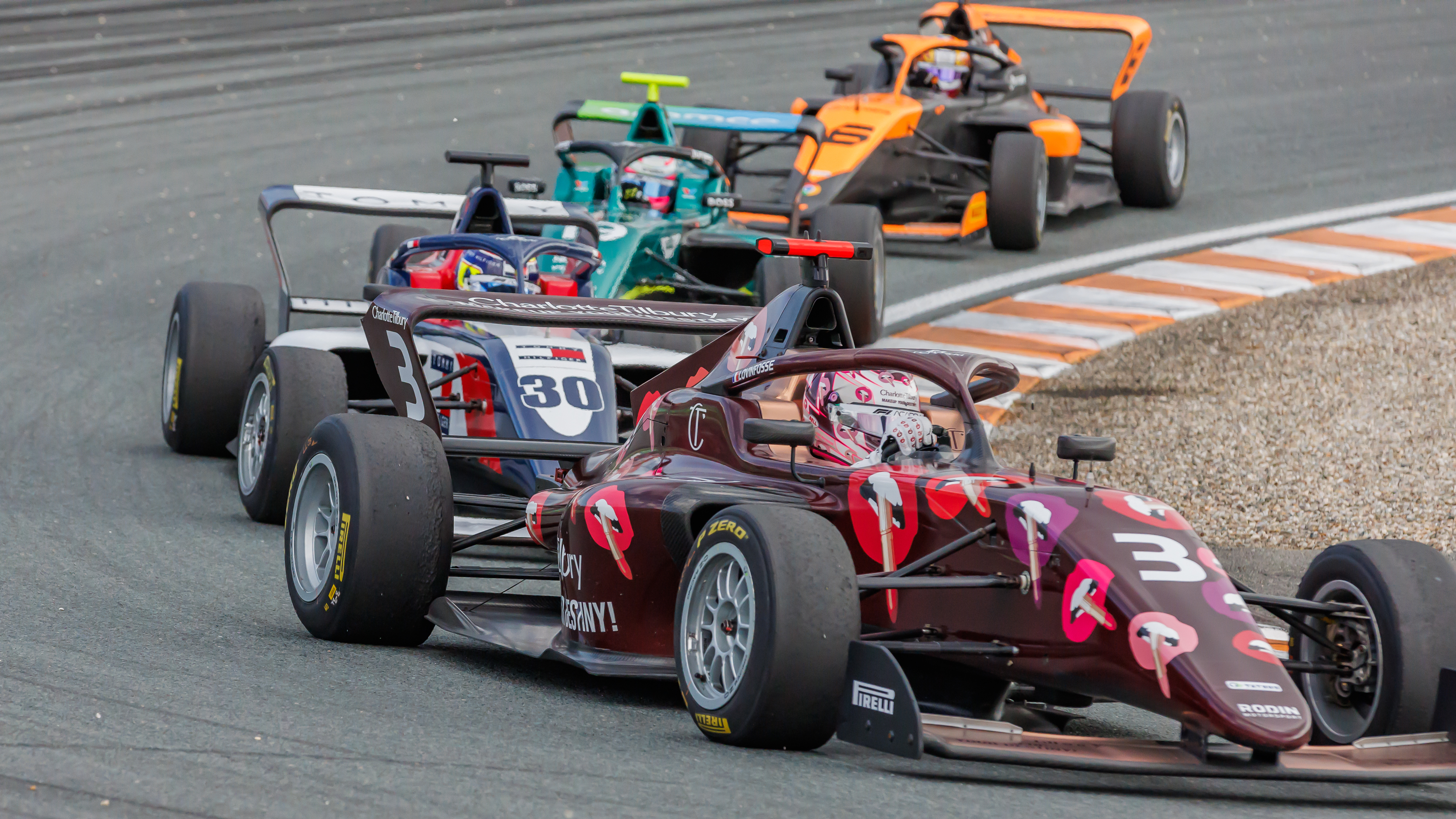 women racers in F1 Academy