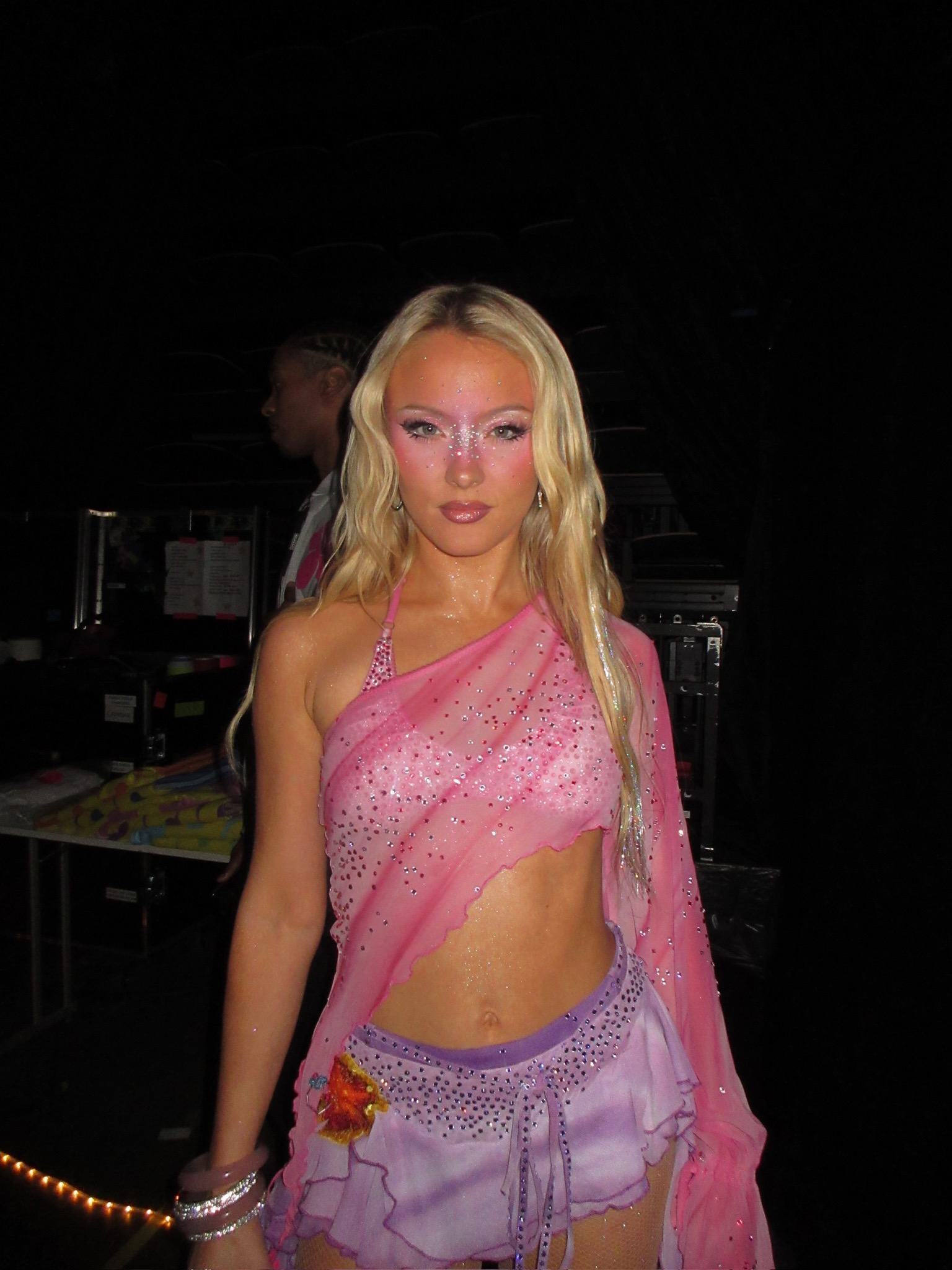 zara larsson midnight sun european tourjpg by Hellomoto100 CC BY SA 40?width=698&height=466&fit=crop&auto=webp&dpr=4