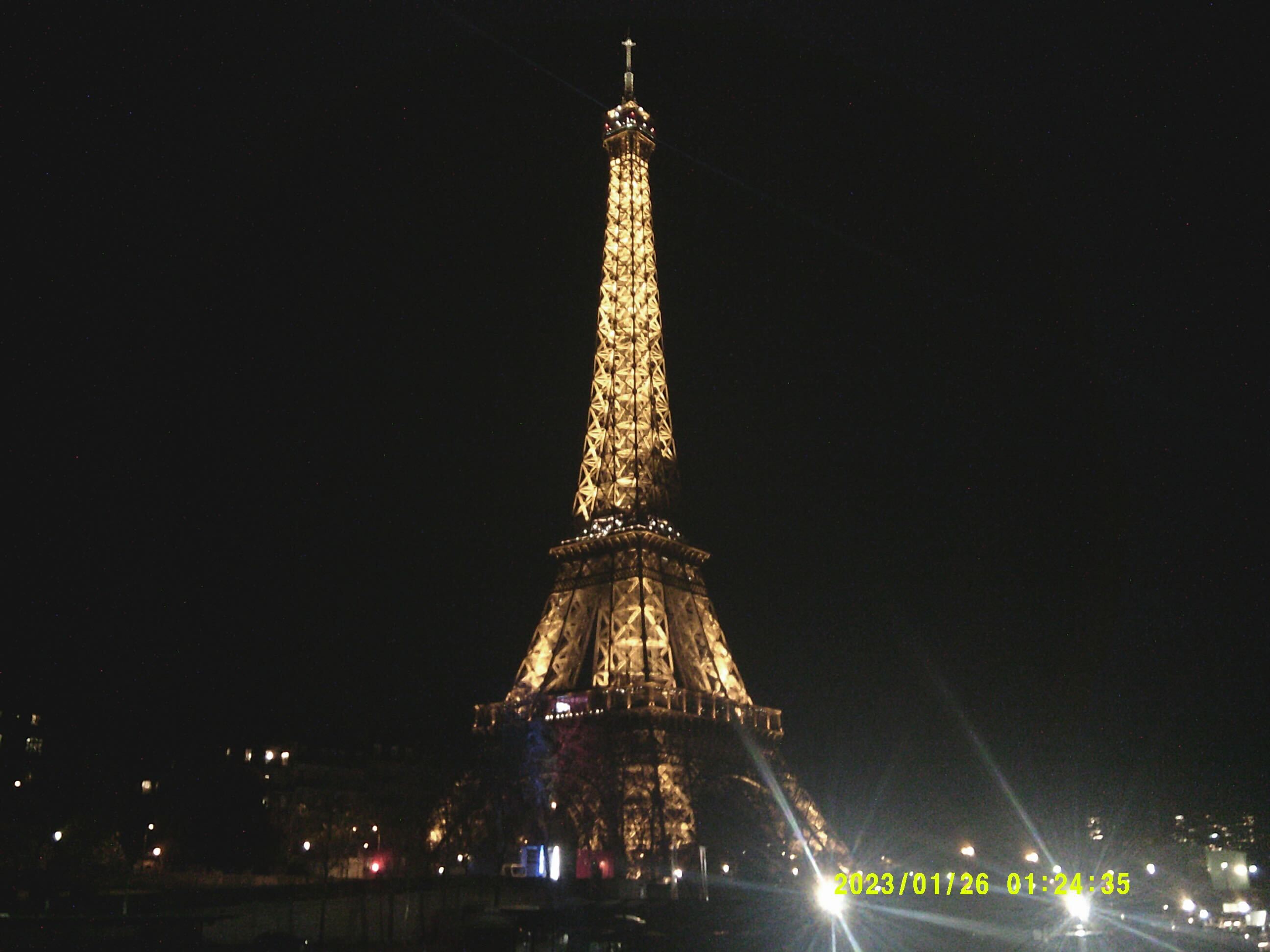 digi pic of the eiffel tower