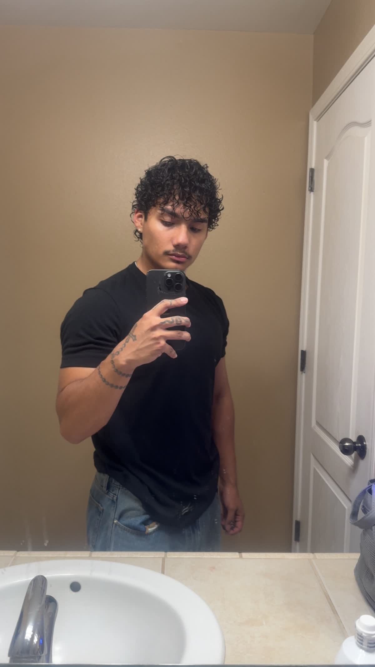 Starbucks coworker posed for interview picture