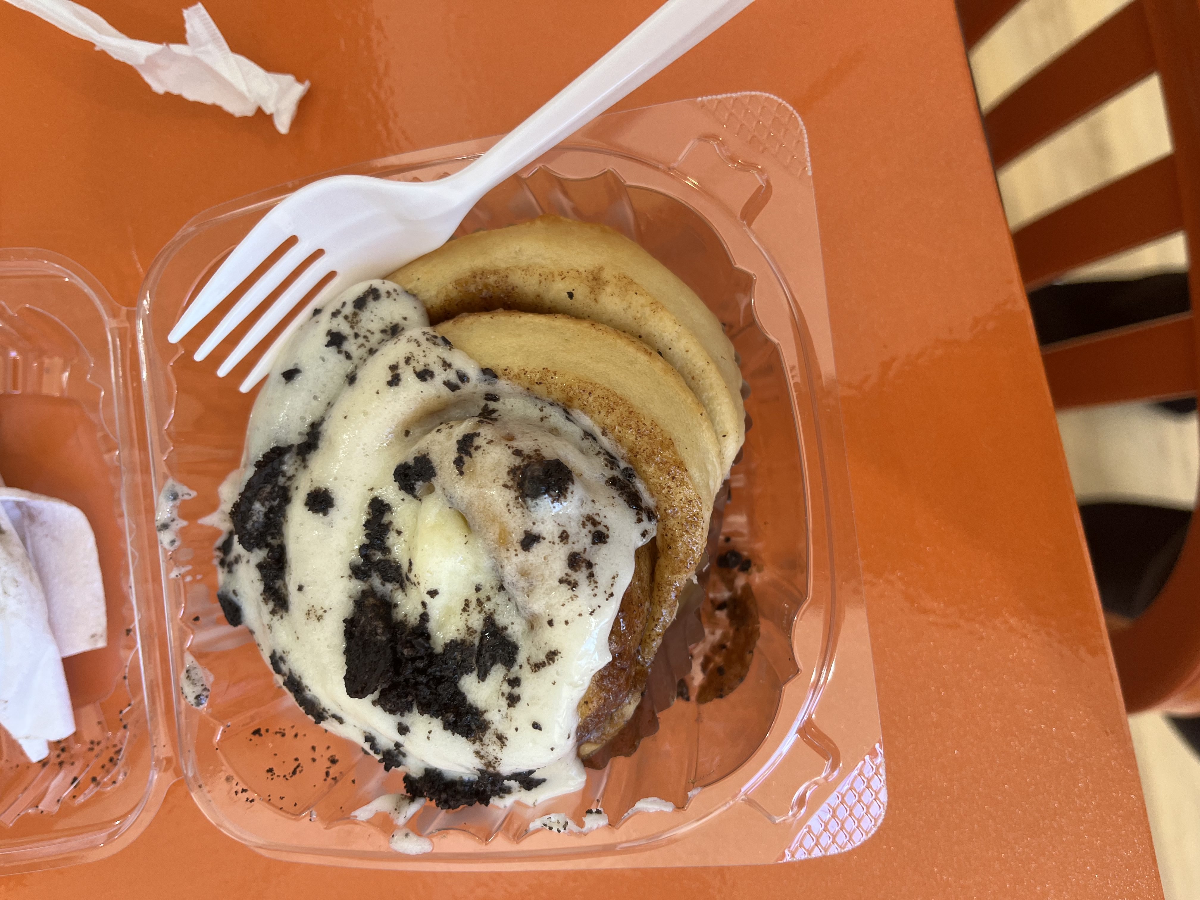 Cinnamon roll at cat cafe