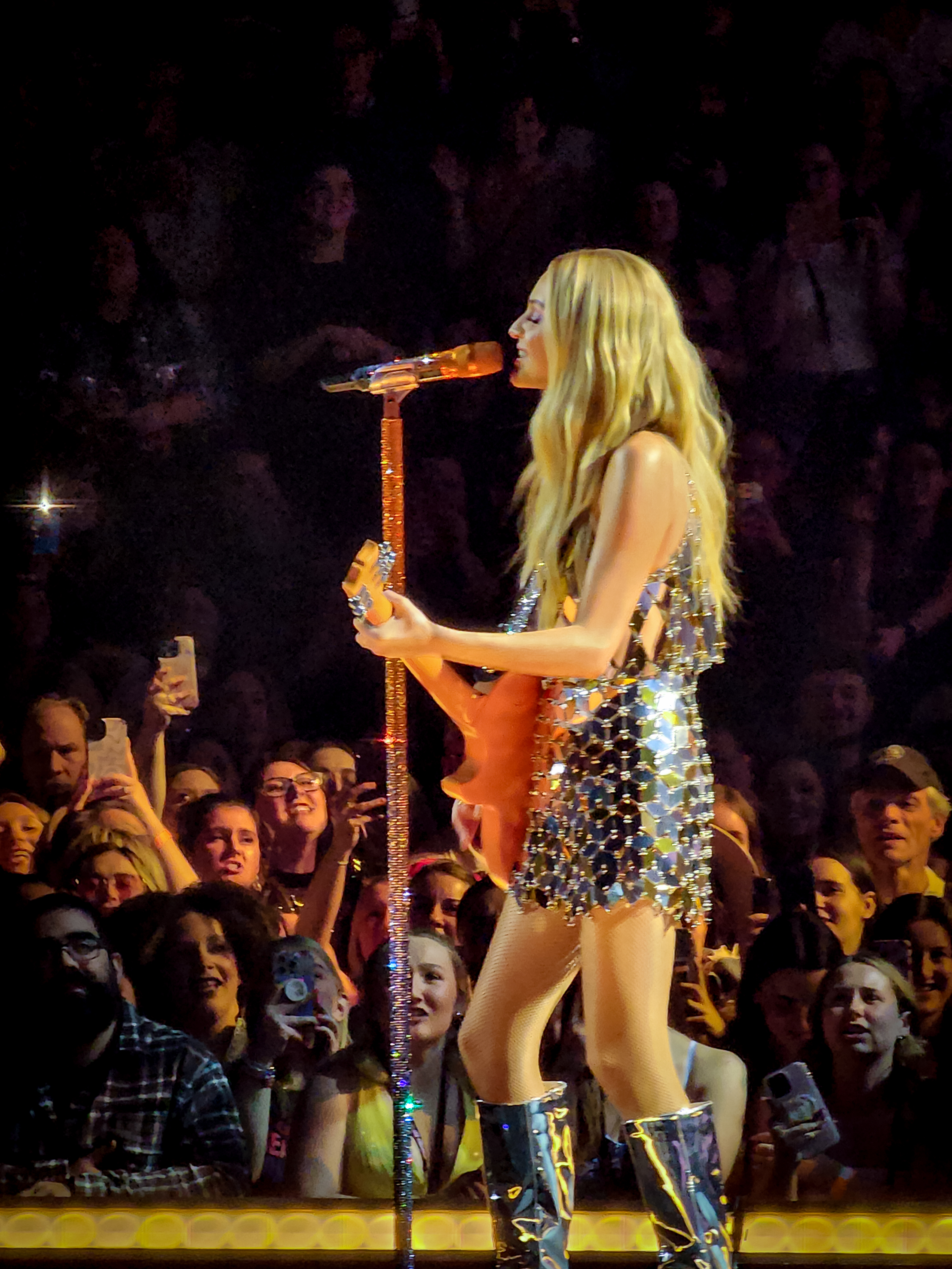 Kelsea Ballerini performing at Mohegan Sun Arena in Uncasville, CT on 2/14/25 during Kelsea Ballerini LIVE ON TOUR