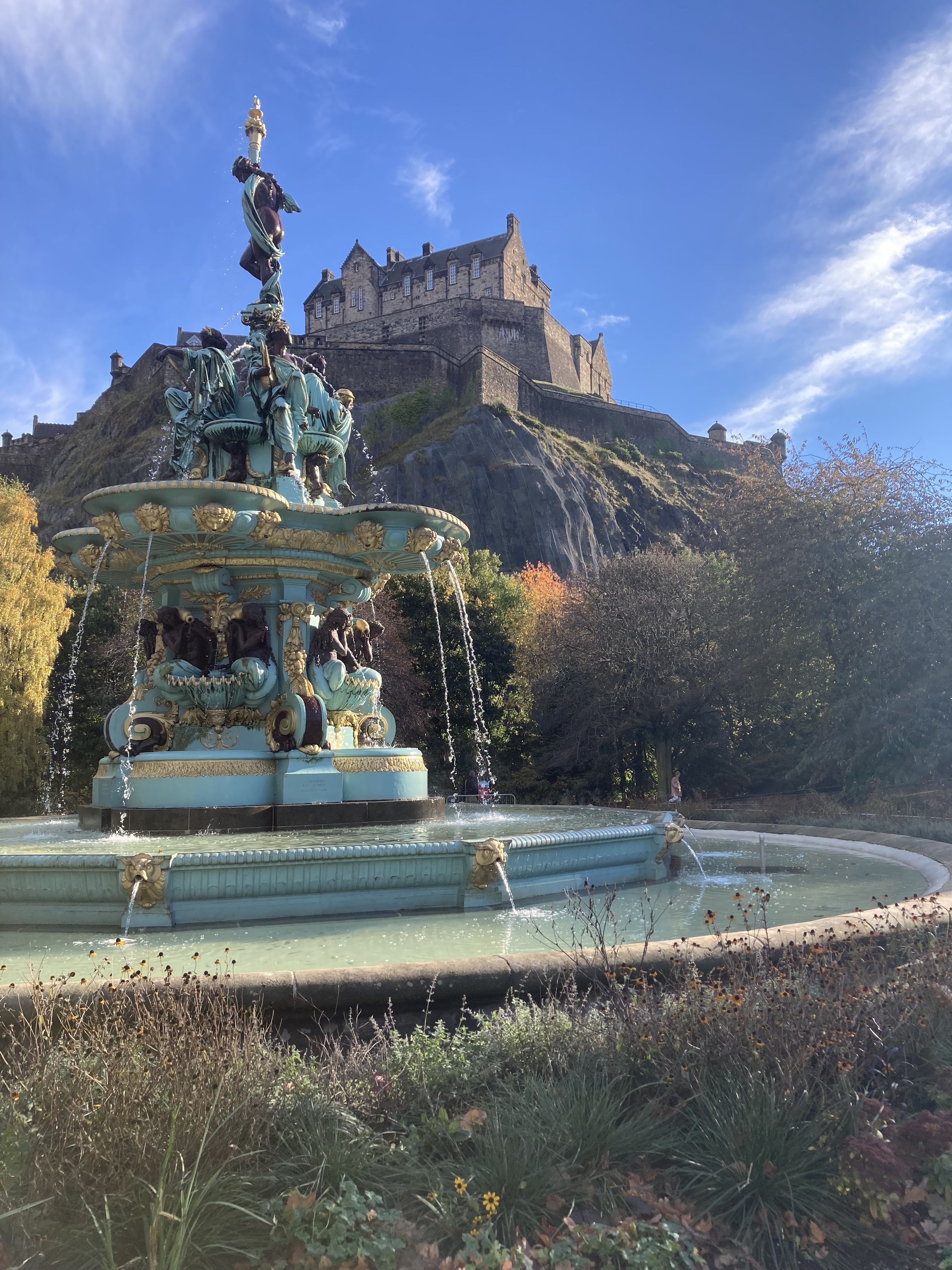 Edinburgh Castle and Fountain
