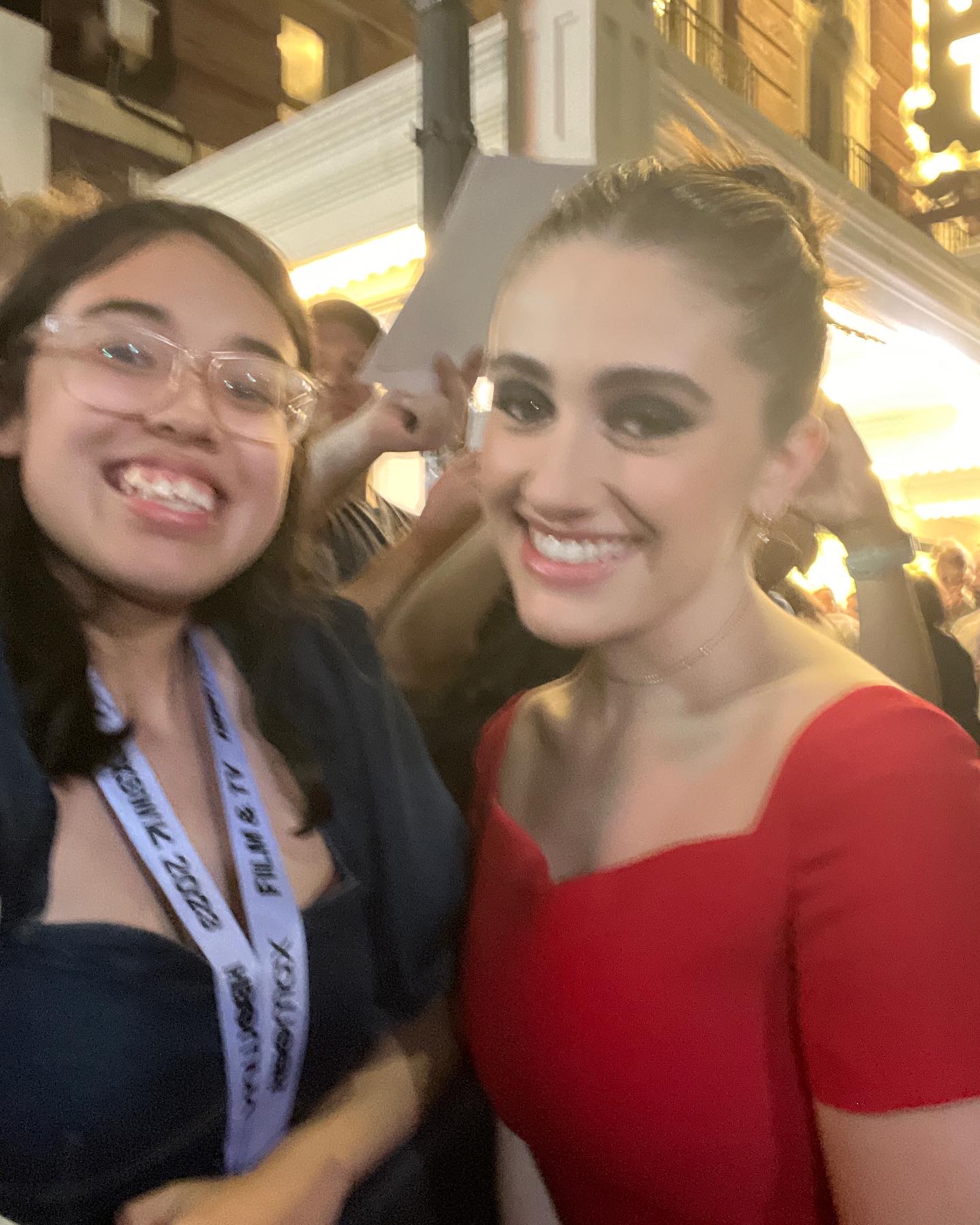 rachel and leia outside the paramount
