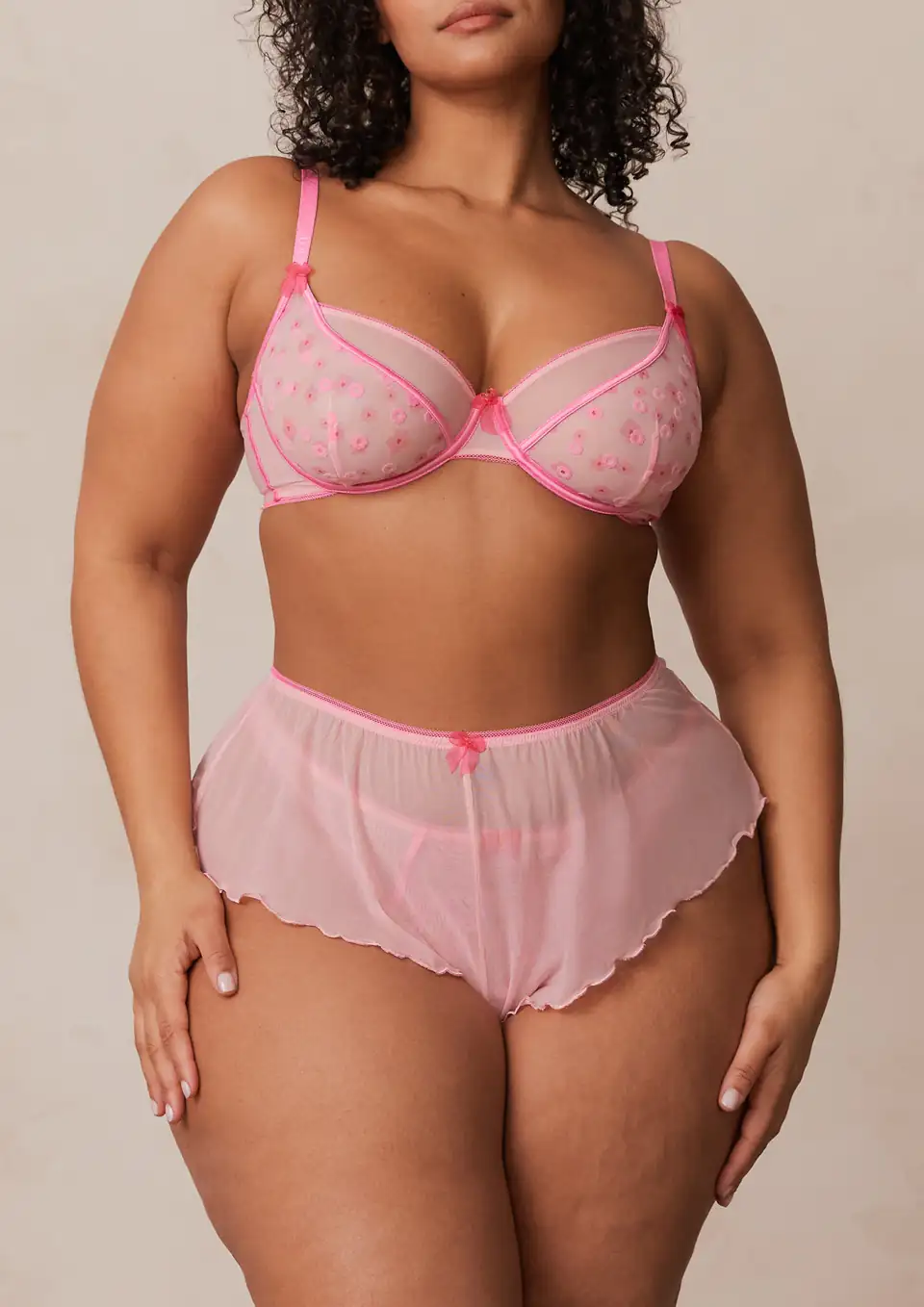 lounge?width=1024&height=1024&fit=cover&auto=webp&dpr=4