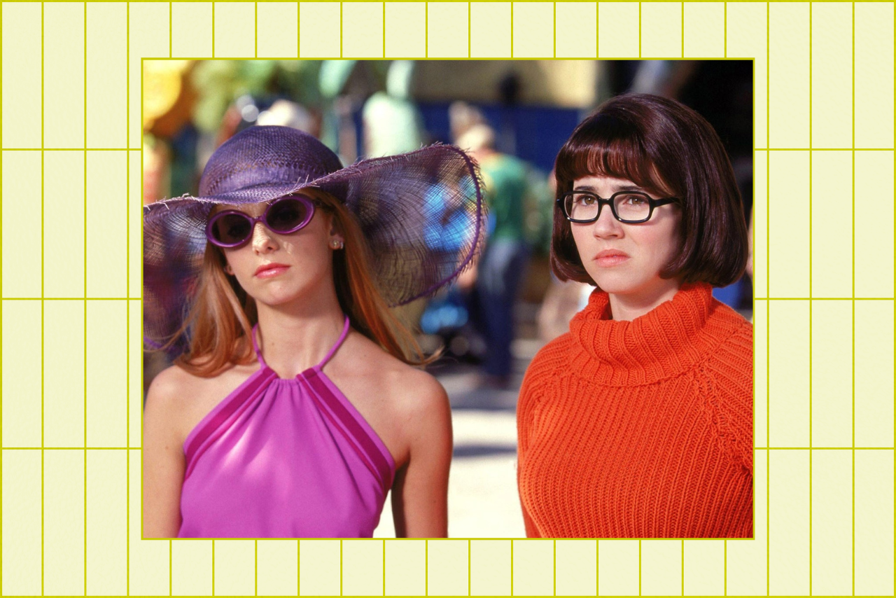 redhead brunette halloween costumes?width=698&height=466&fit=crop&auto=webp&dpr=4