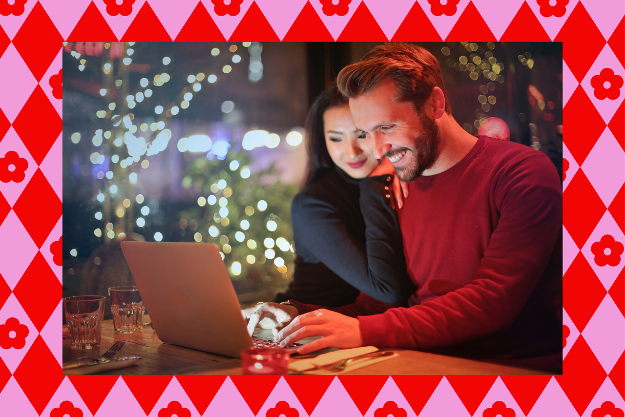 sharing dating app photos with friends?width=1024&height=1024&fit=cover&auto=webp&dpr=4