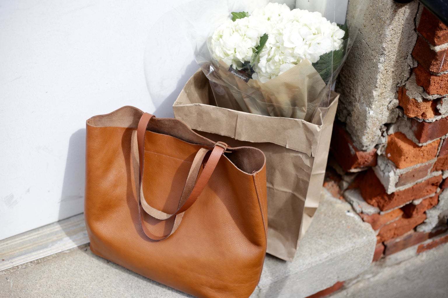 fashion bag flowers white leather simple minimal