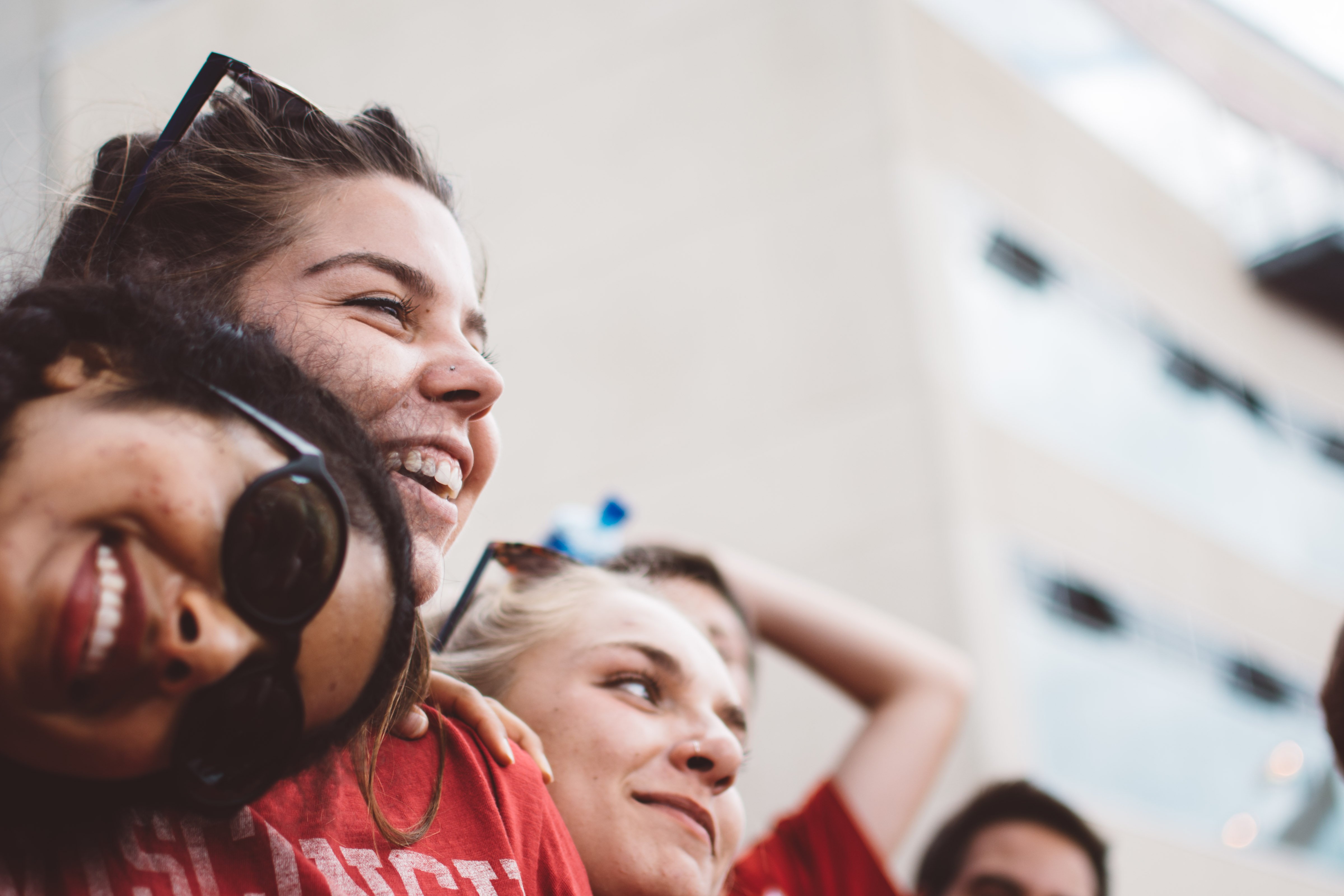 cameron smith friends girls football college game spirit smile laugh sunglasses?width=698&height=466&fit=crop&auto=webp&dpr=4