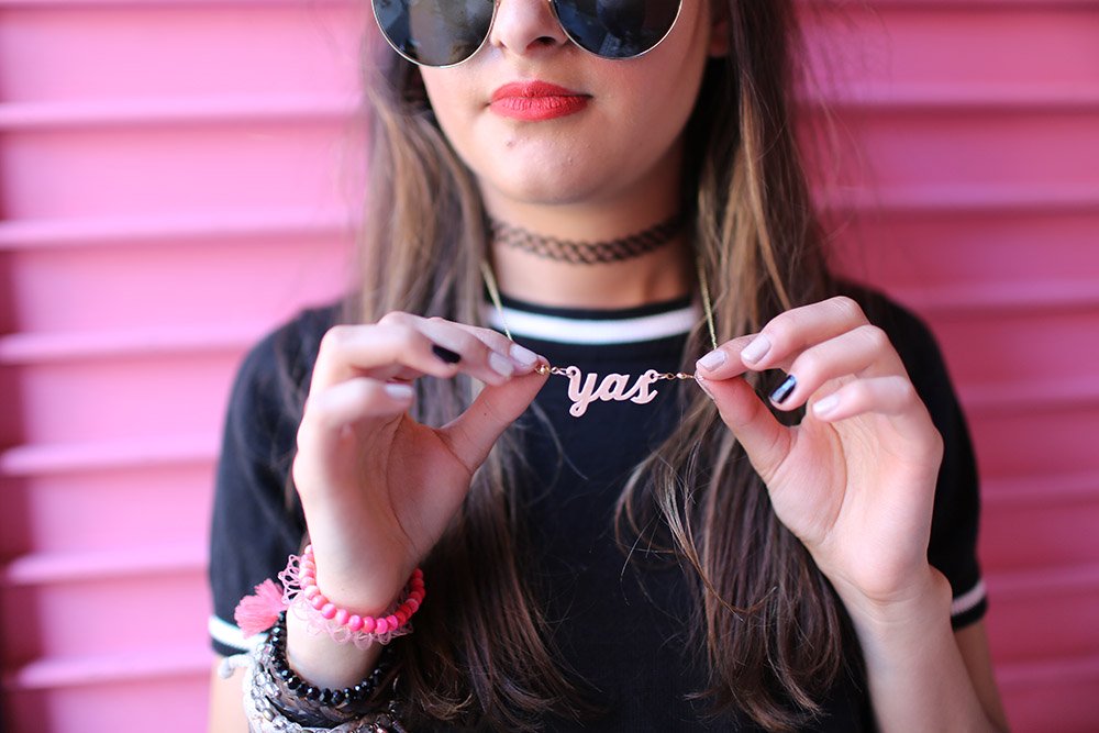 molly longest yas necklace red lips sunglasses pink wall?width=698&height=466&fit=crop&auto=webp&dpr=4