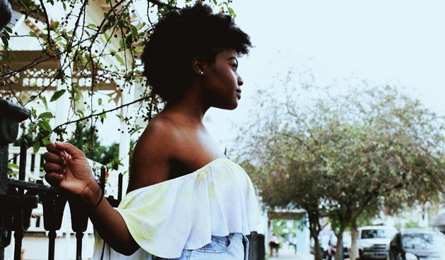 Amelia Kramer girl posing sidewalk?width=698&height=466&fit=crop&auto=webp&dpr=4