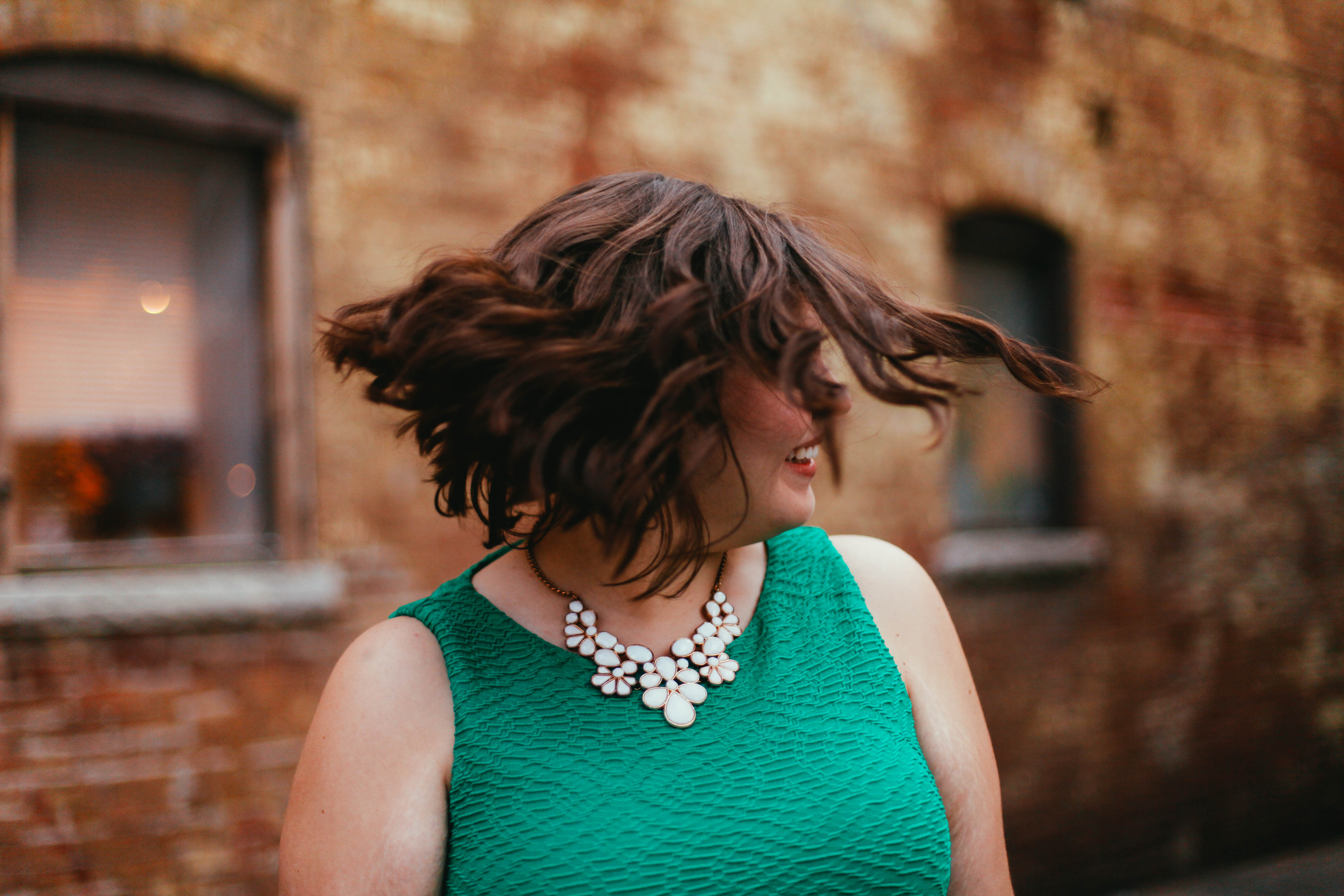 Kayla Bacon hair flip short hair?width=698&height=466&fit=crop&auto=webp&dpr=4