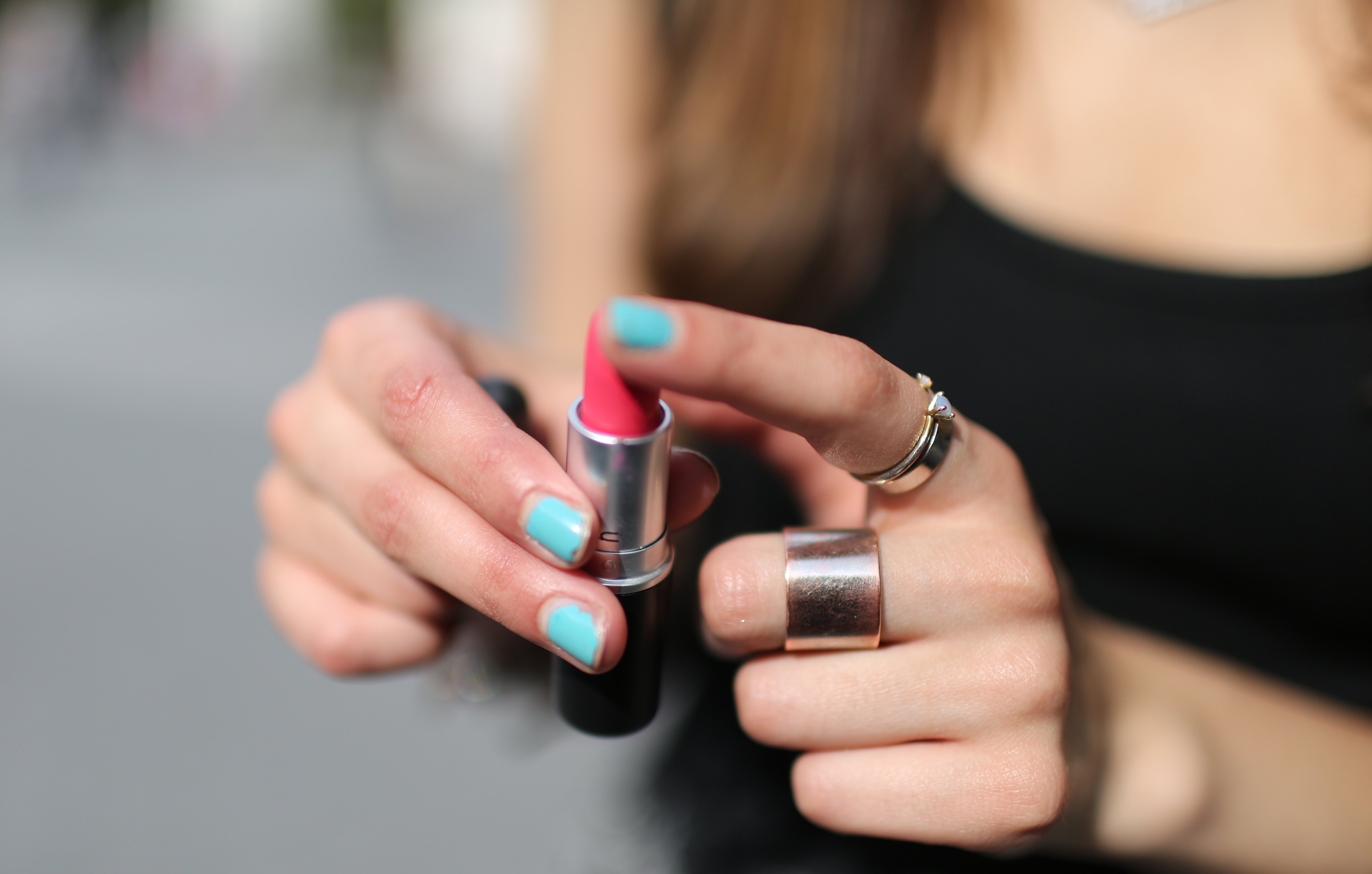 the lala pink lipstick blue nails?width=698&height=466&fit=crop&auto=webp&dpr=4