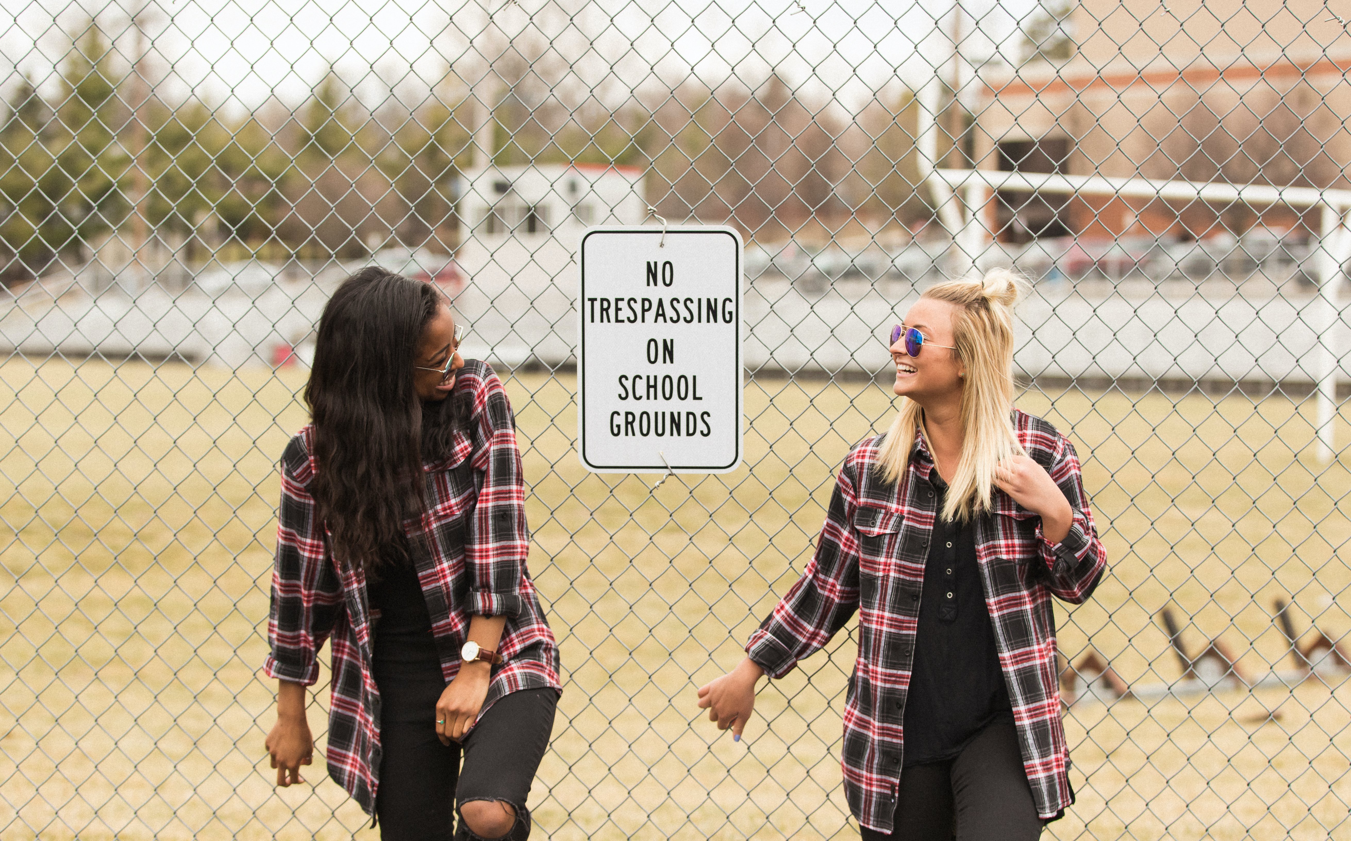 cassie howard fun college girls with flannels?width=698&height=466&fit=crop&auto=webp&dpr=4