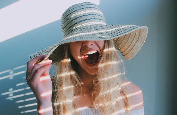 Anna Schultz-Girl In Sunhat Excited