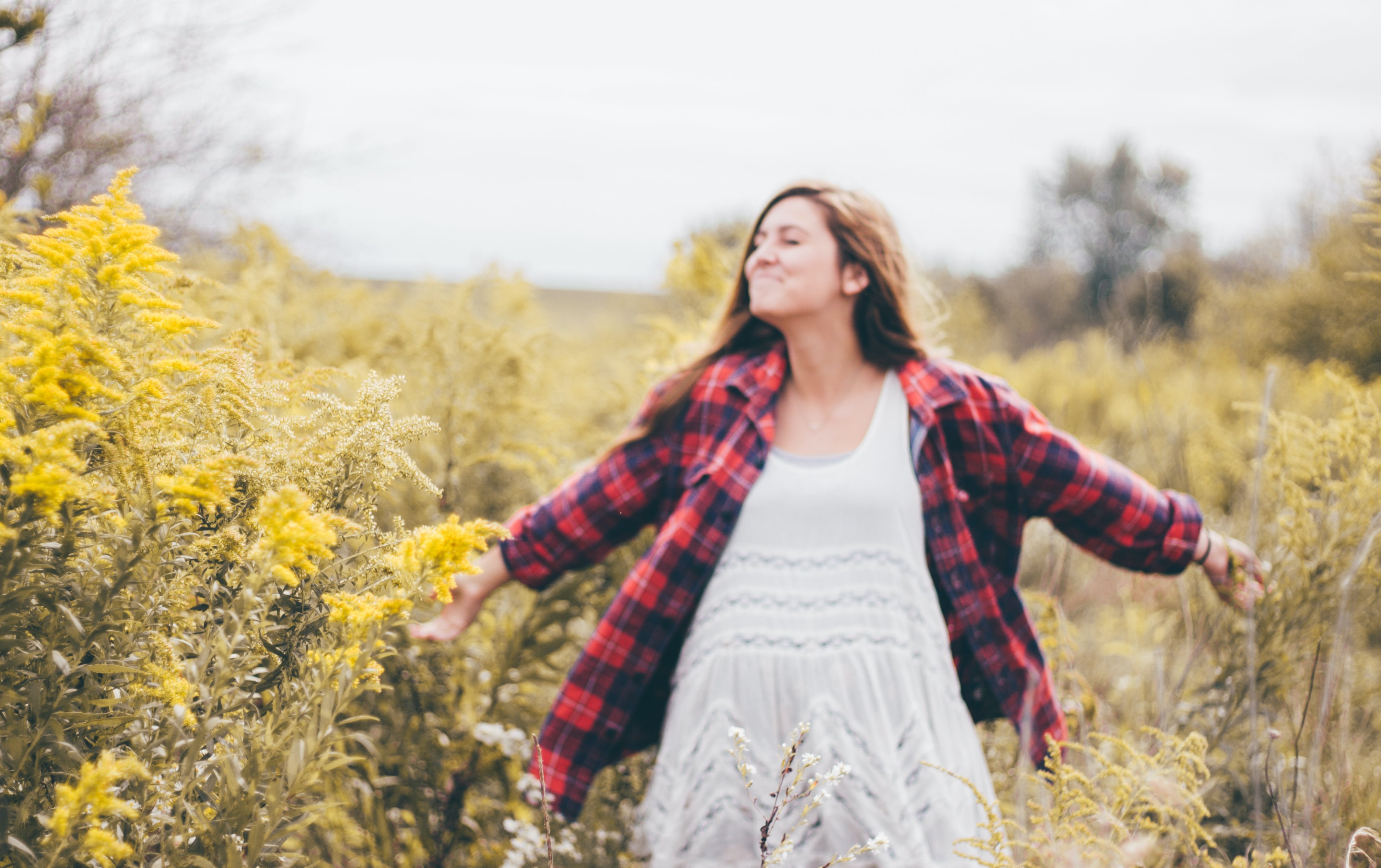 arianna tucker frolicking in field 1?width=698&height=466&fit=crop&auto=webp&dpr=4