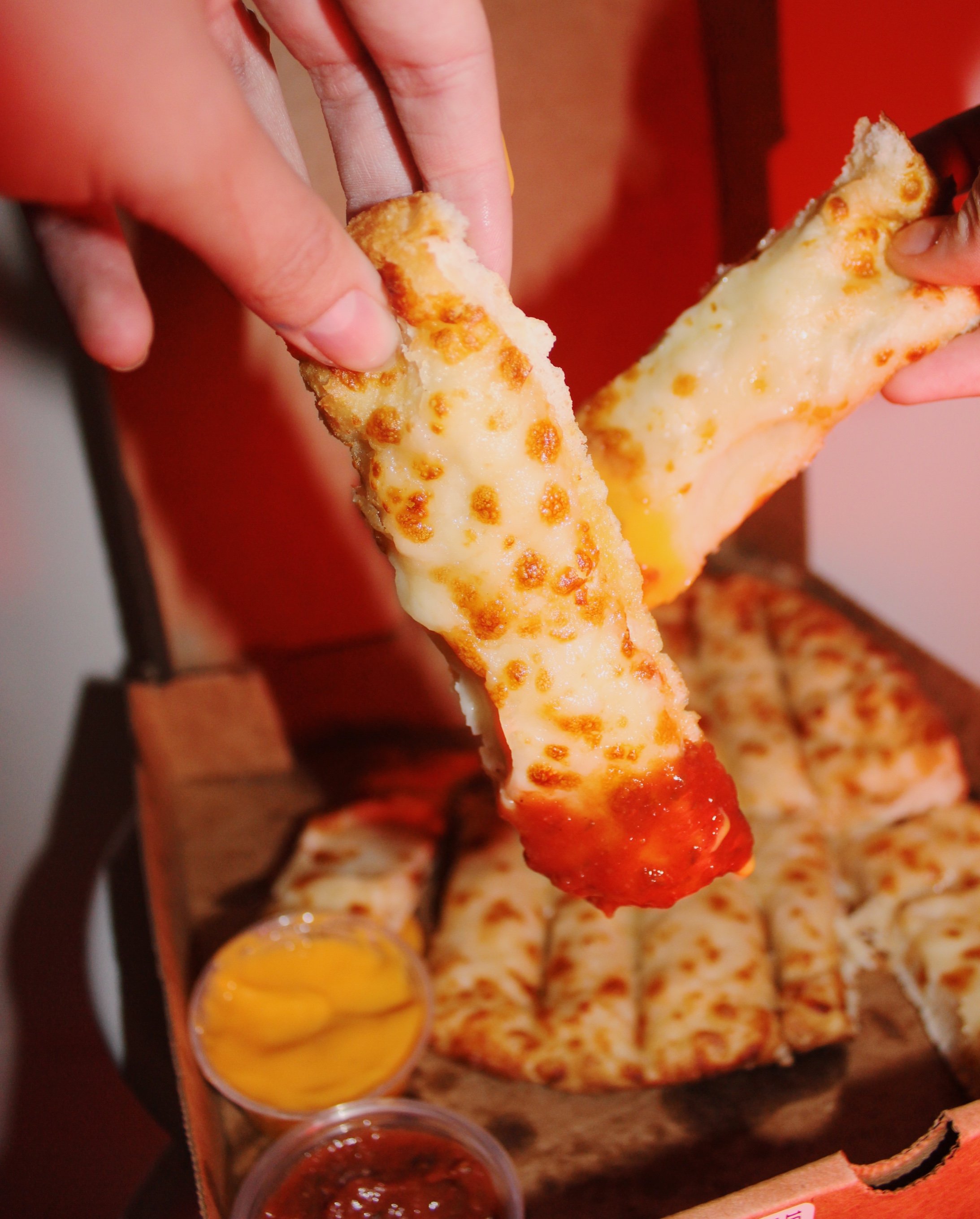 Anna Schultz cheese sticks with dipping sauce?width=698&height=466&fit=crop&auto=webp&dpr=4