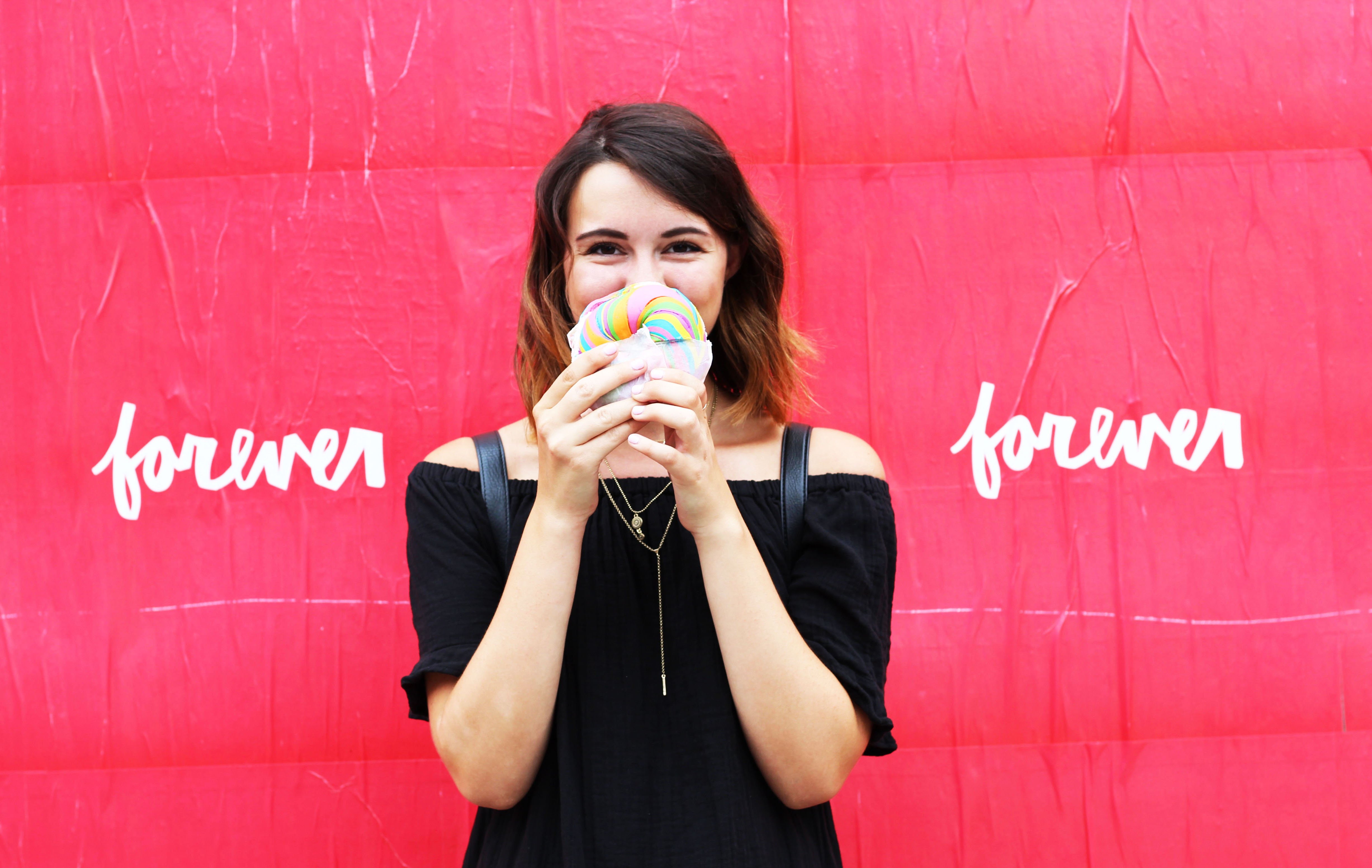 anna thetard girl with rainbow bagel 2?width=698&height=466&fit=crop&auto=webp&dpr=4