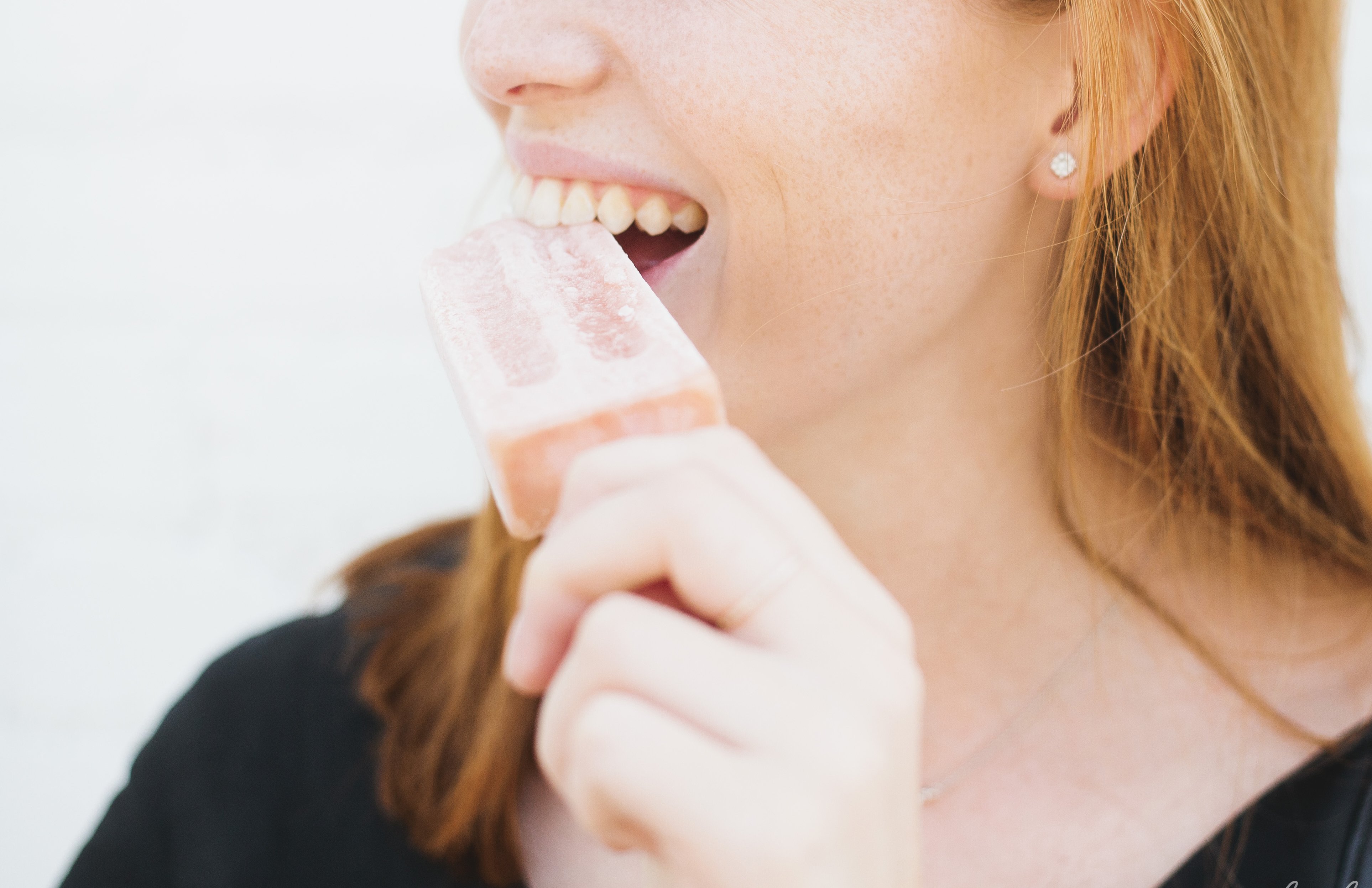 Molly Peach-Eating Popsicle
