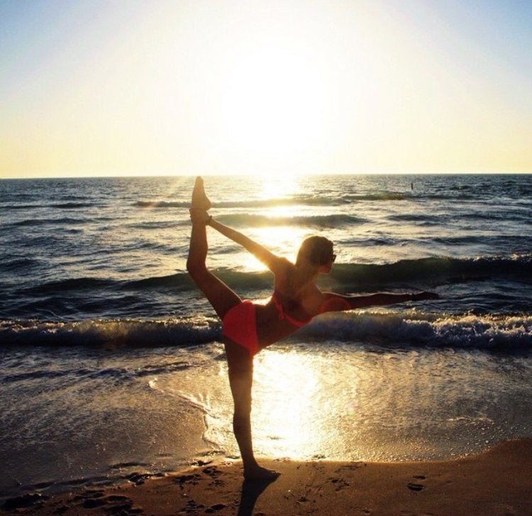 Yoga Sunset Beach Exercise Health Mental Peaceful Vacation