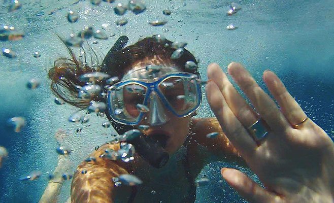 Meredith Kress snorkel bubbles underwater selfie?width=698&height=466&fit=crop&auto=webp&dpr=4