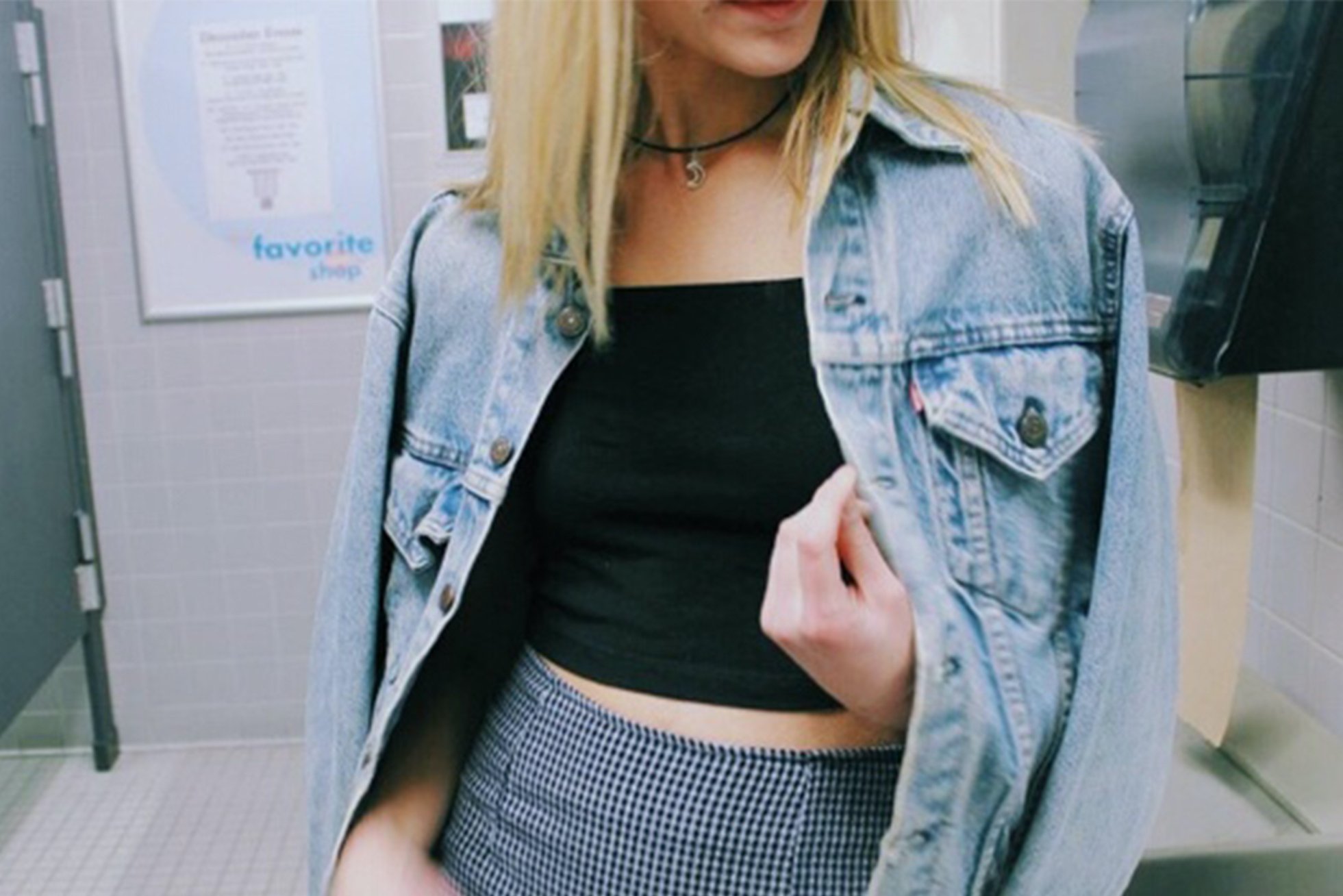 Anna Schultz girl in bathroom in denim jacket and choker?width=698&height=466&fit=crop&auto=webp&dpr=4