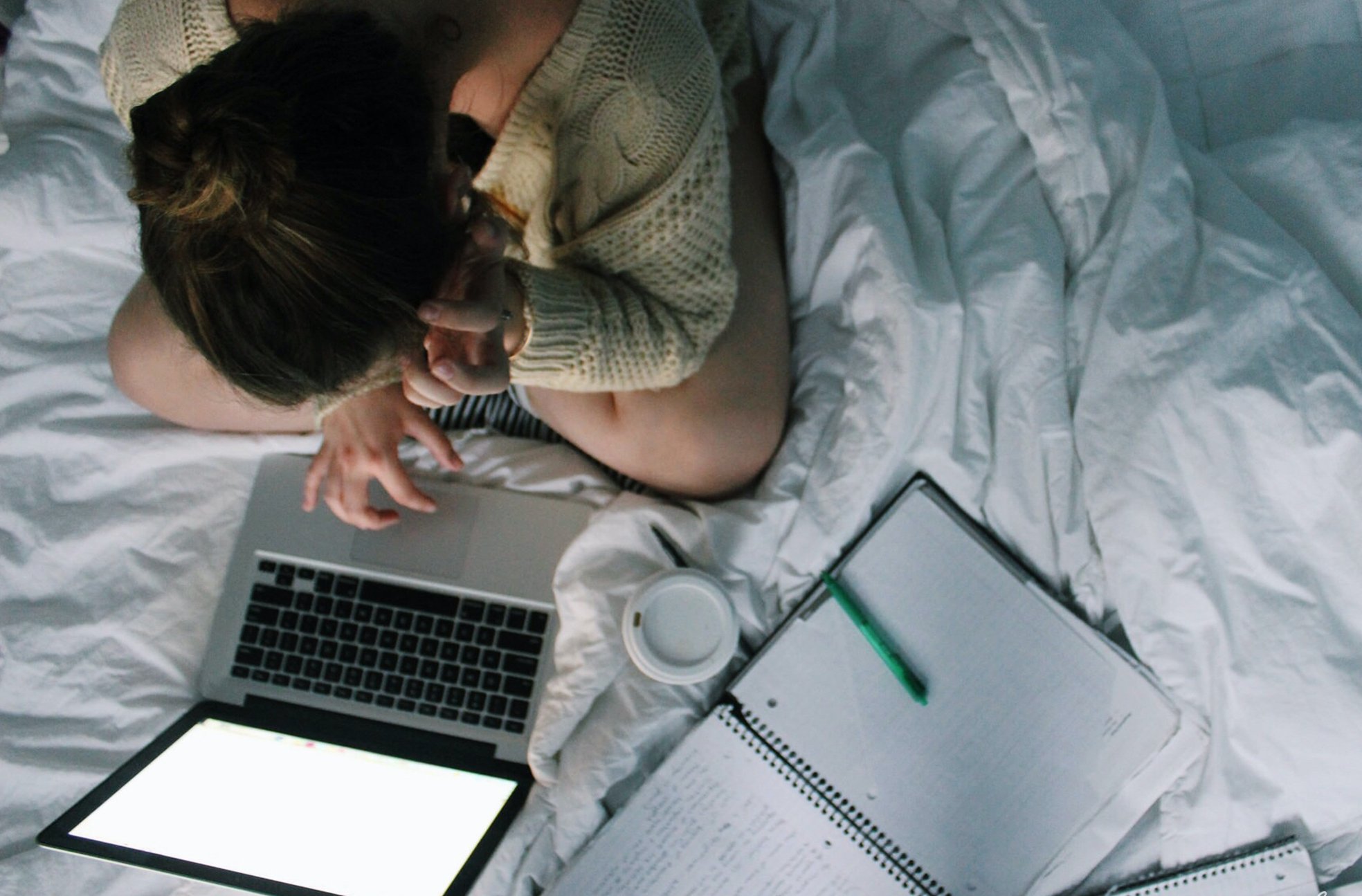 Anna Schultz girl on computer in bed?width=698&height=466&fit=crop&auto=webp&dpr=4