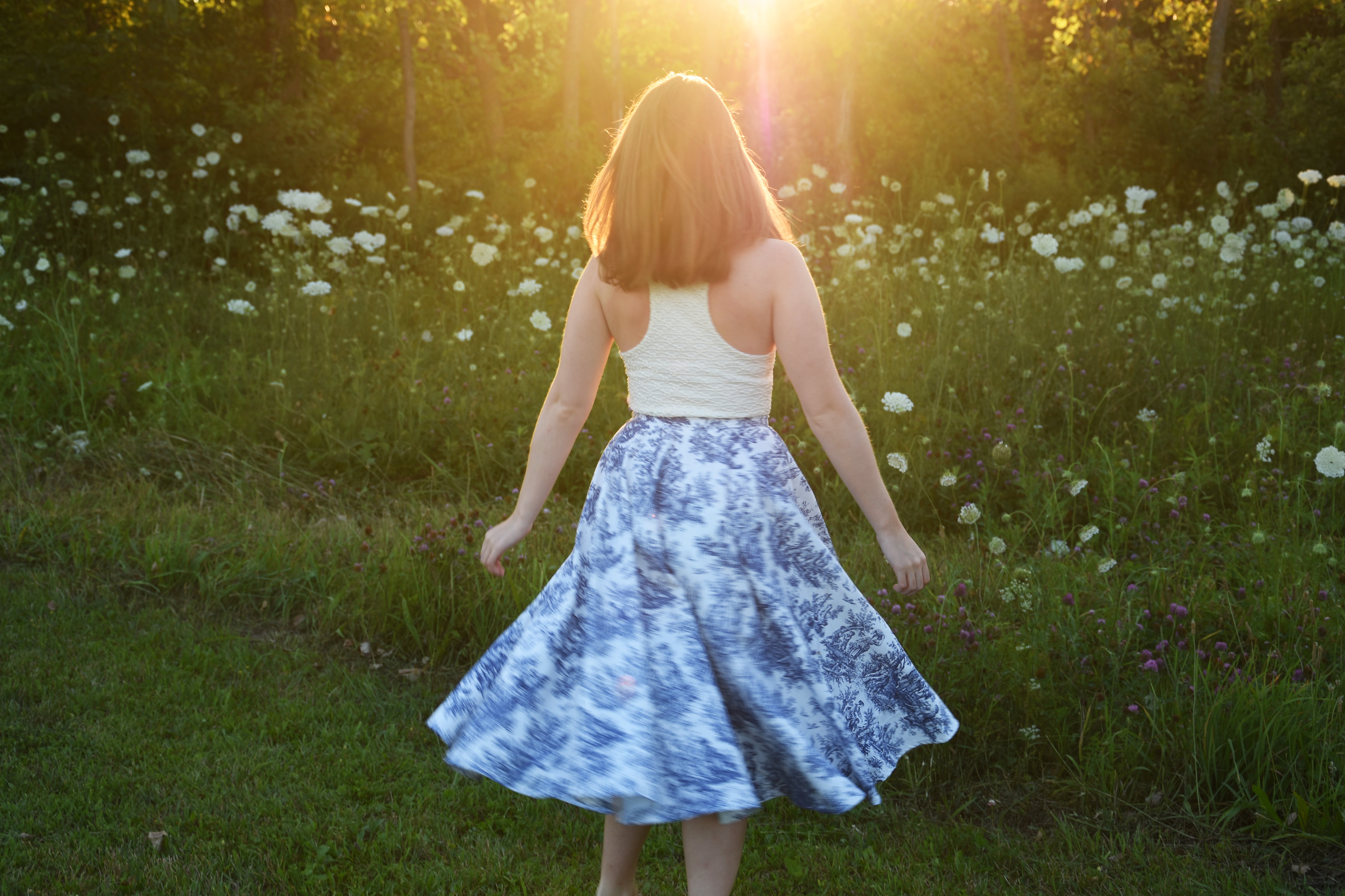 anna thetard girl in porcelain print skirt in feild 5?width=698&height=466&fit=crop&auto=webp&dpr=4