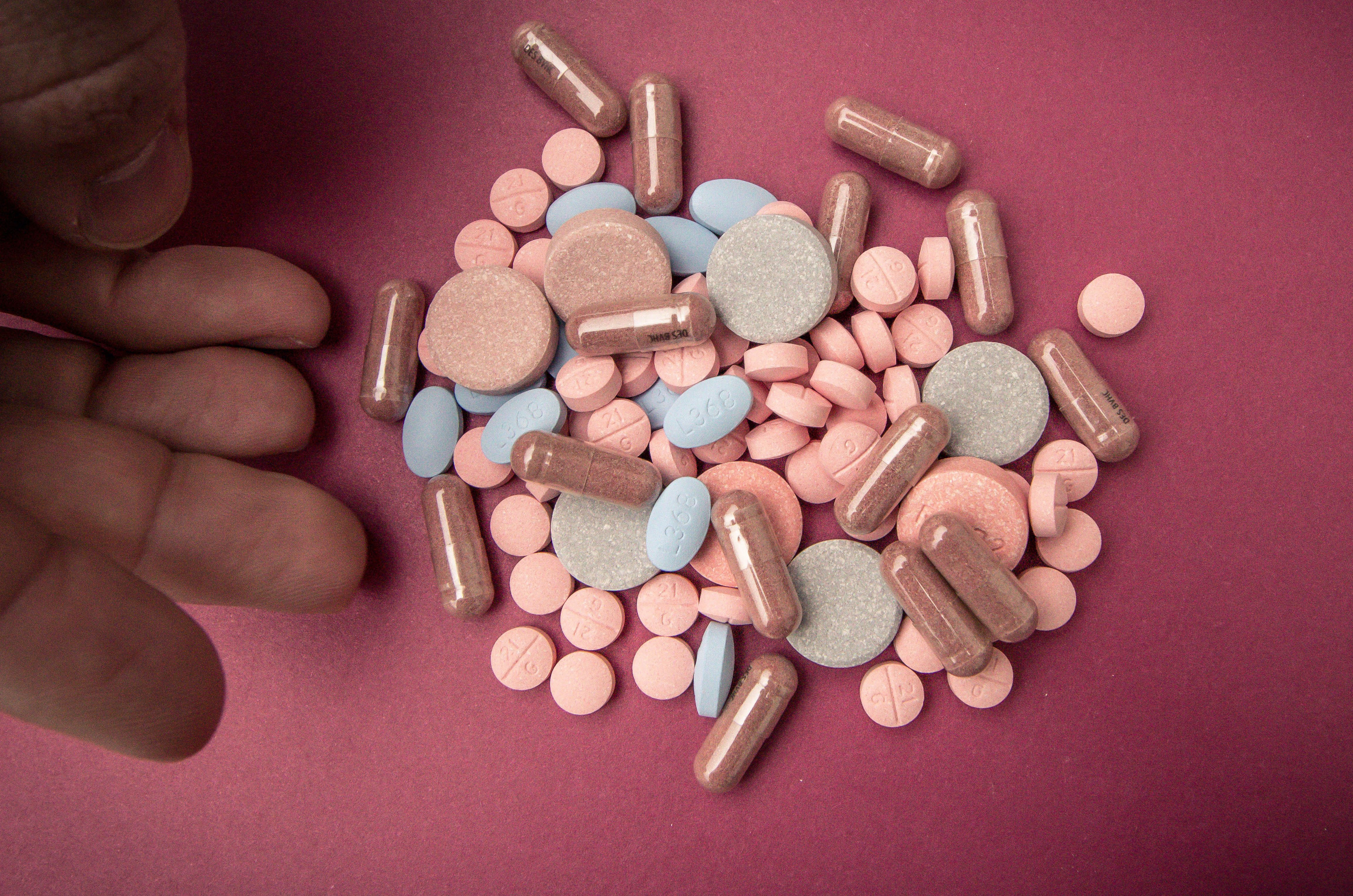 Kristen Bryant medicine with hand?width=698&height=466&fit=crop&auto=webp&dpr=4