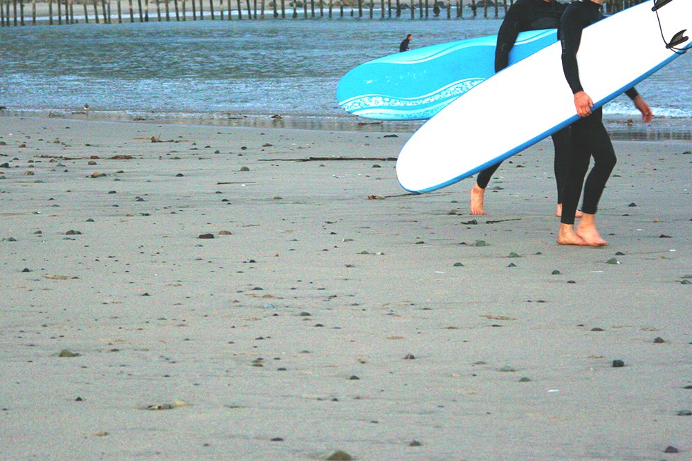 the lala two surfers with surf boards?width=698&height=466&fit=crop&auto=webp&dpr=4