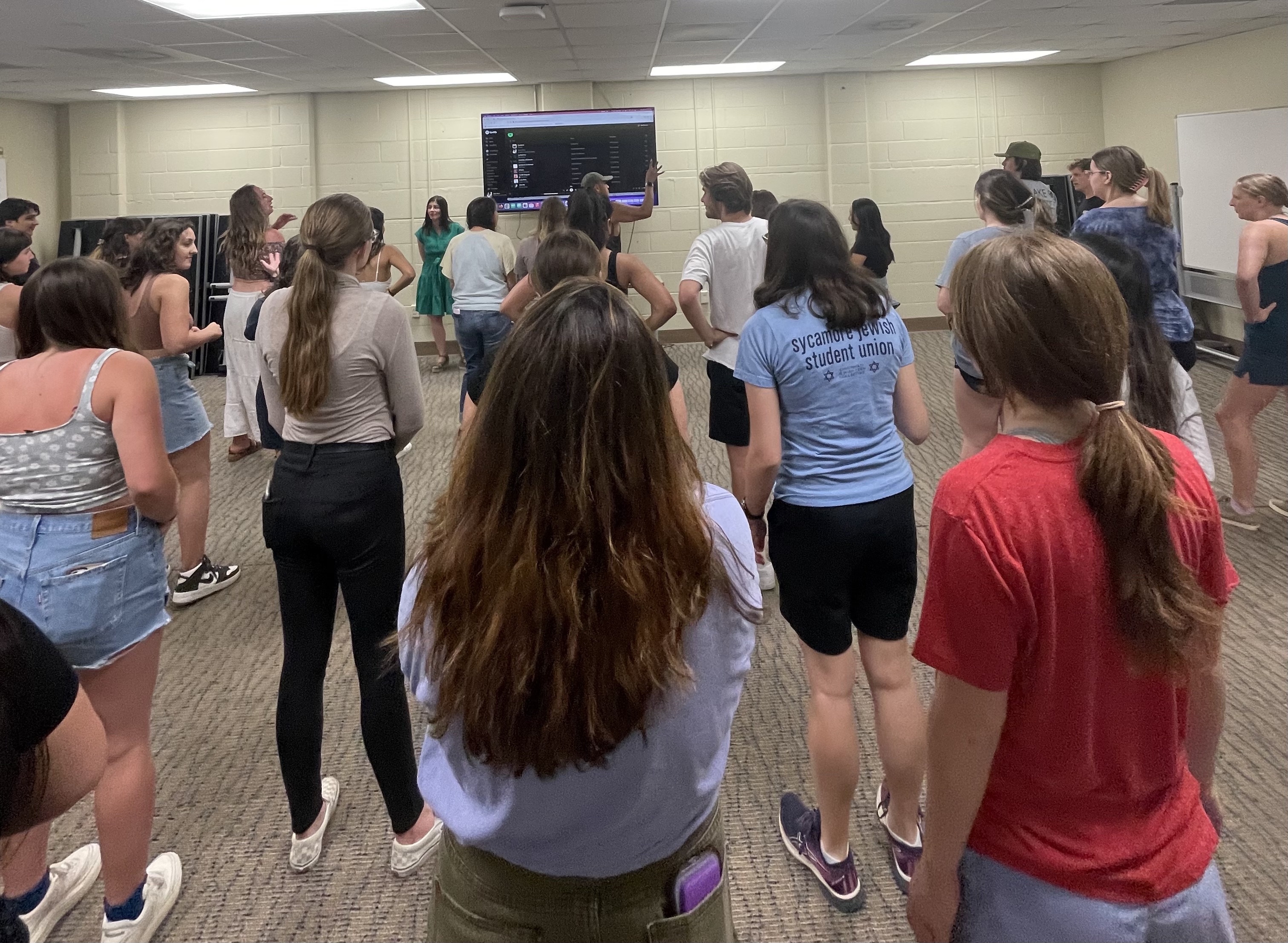 baile 12jpg by Ava Agostinelli?width=698&height=466&fit=crop&auto=webp&dpr=4