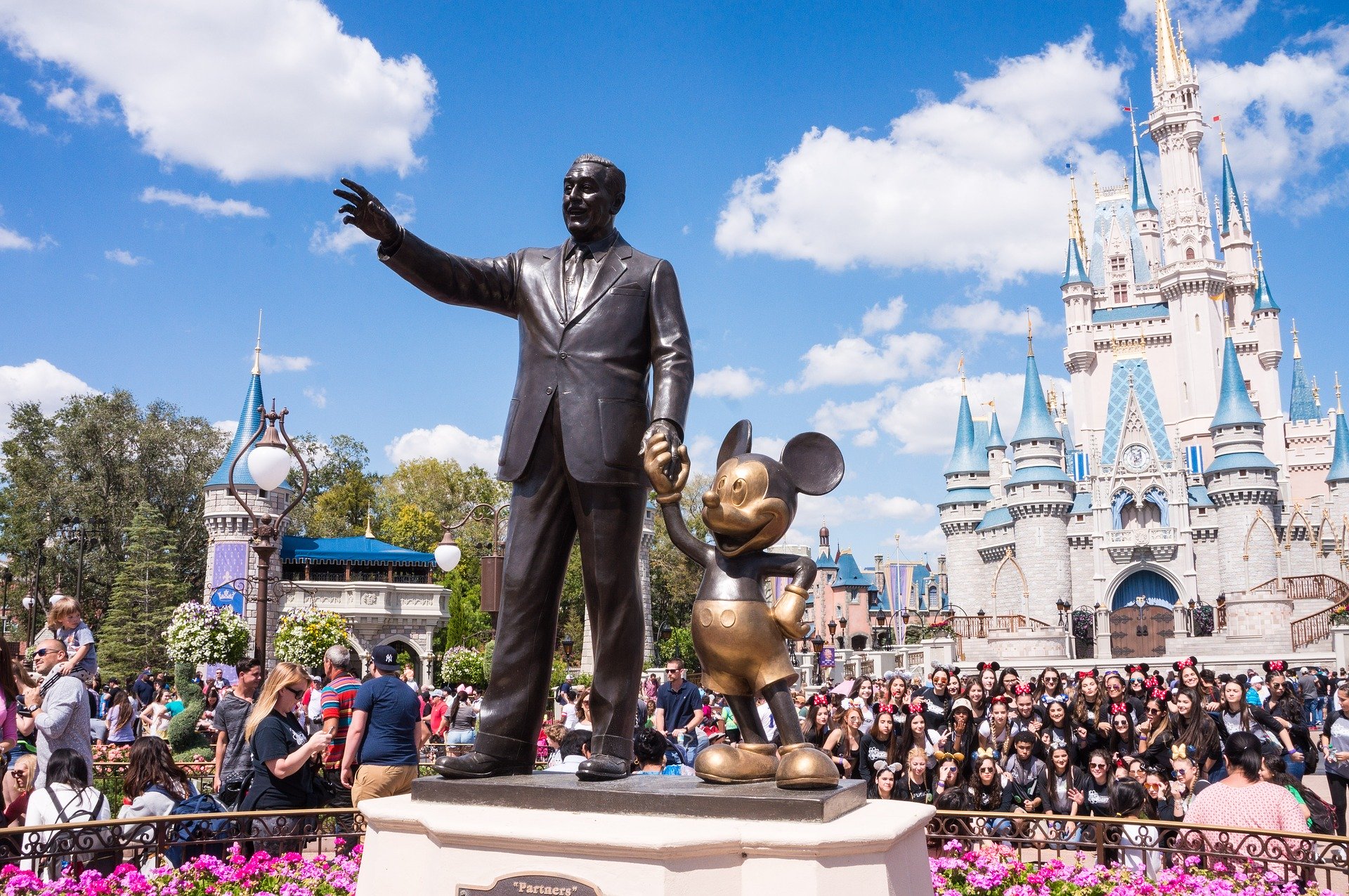 Disney World's Walt and Mickey Statue