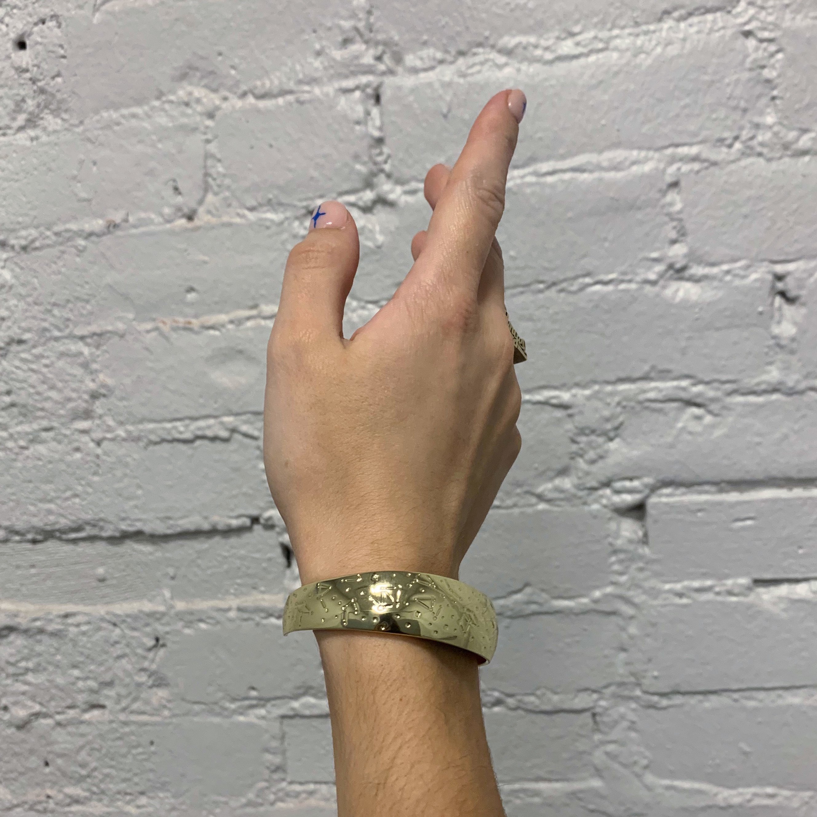 flare on wrist?width=1280&height=854&fit=crop&auto=webp&dpr=4