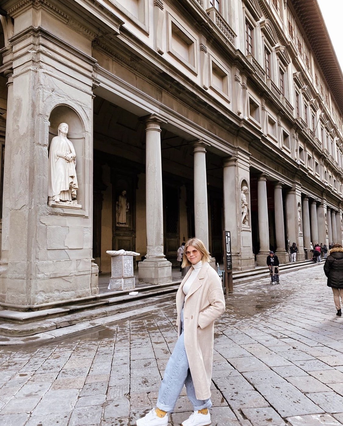 madi at uffizi art gallery