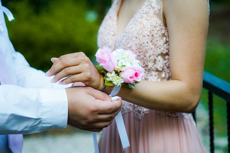 prom picture 1jpg by Tais Captures on Unsplash?width=698&height=466&fit=crop&auto=webp&dpr=4