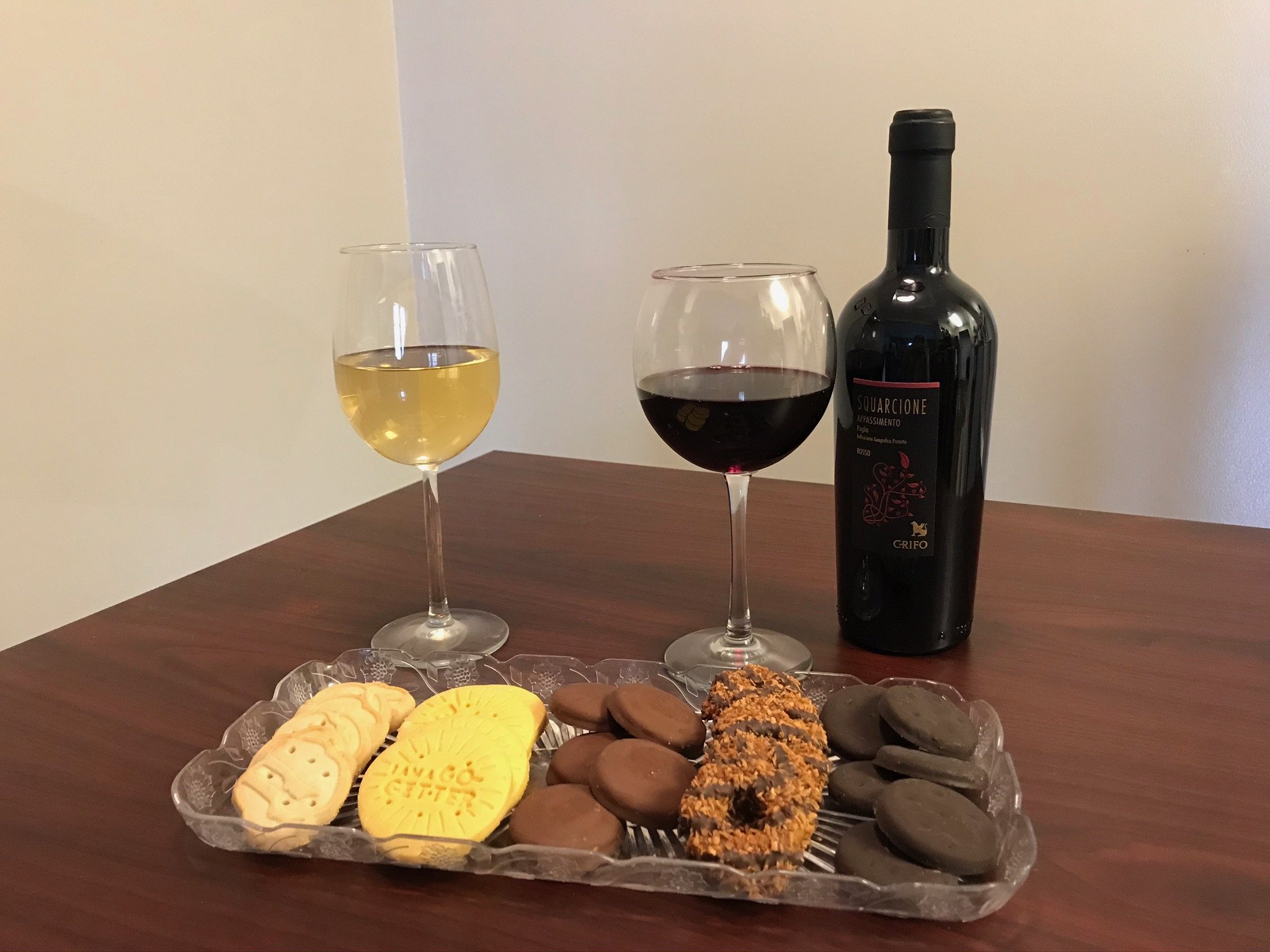 gs cookies and winejpg by Caroline Webster?width=698&height=466&fit=crop&auto=webp&dpr=4