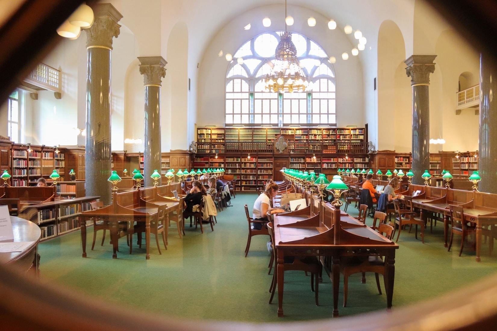 Campus library?width=698&height=466&fit=crop&auto=webp&dpr=4
